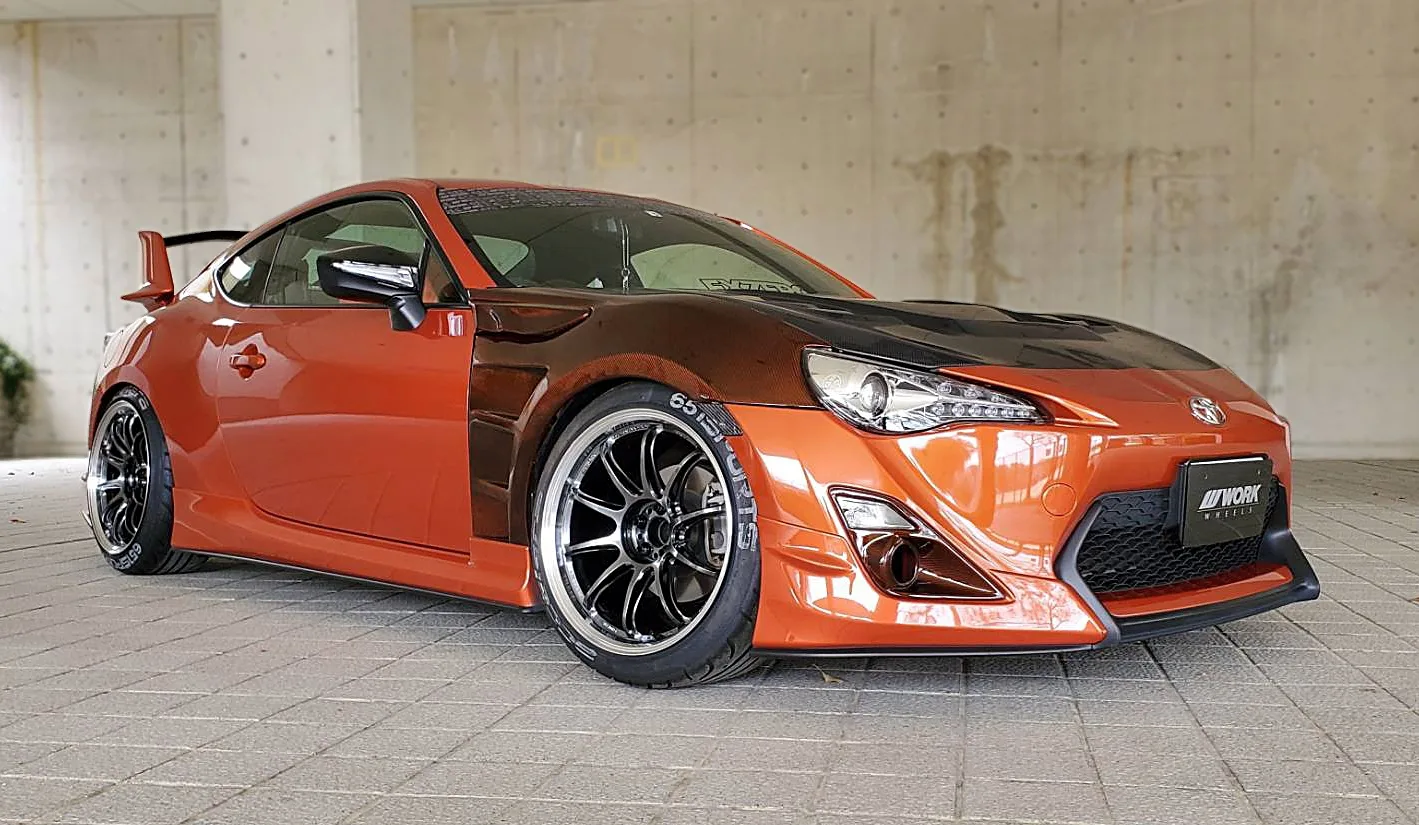 Work Emotion ZR10 on Toyota 86 ZN6.1