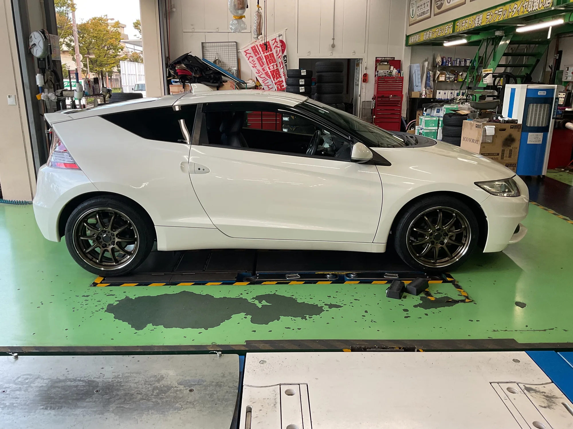 Work Emotion ZR10 on Honda CR-Z (ZF1/ZF2)