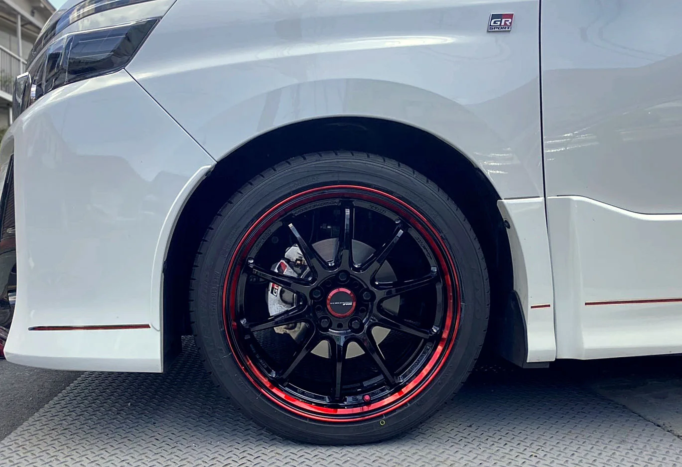 Work Emotion ZR10 on Toyota Esquire R80, photo 3