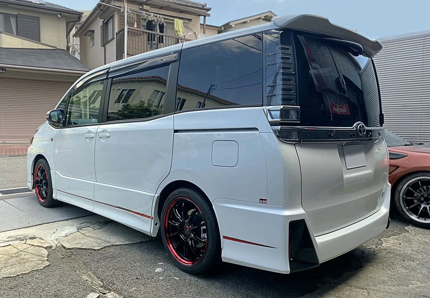 Work Emotion ZR10 on Toyota Esquire R80