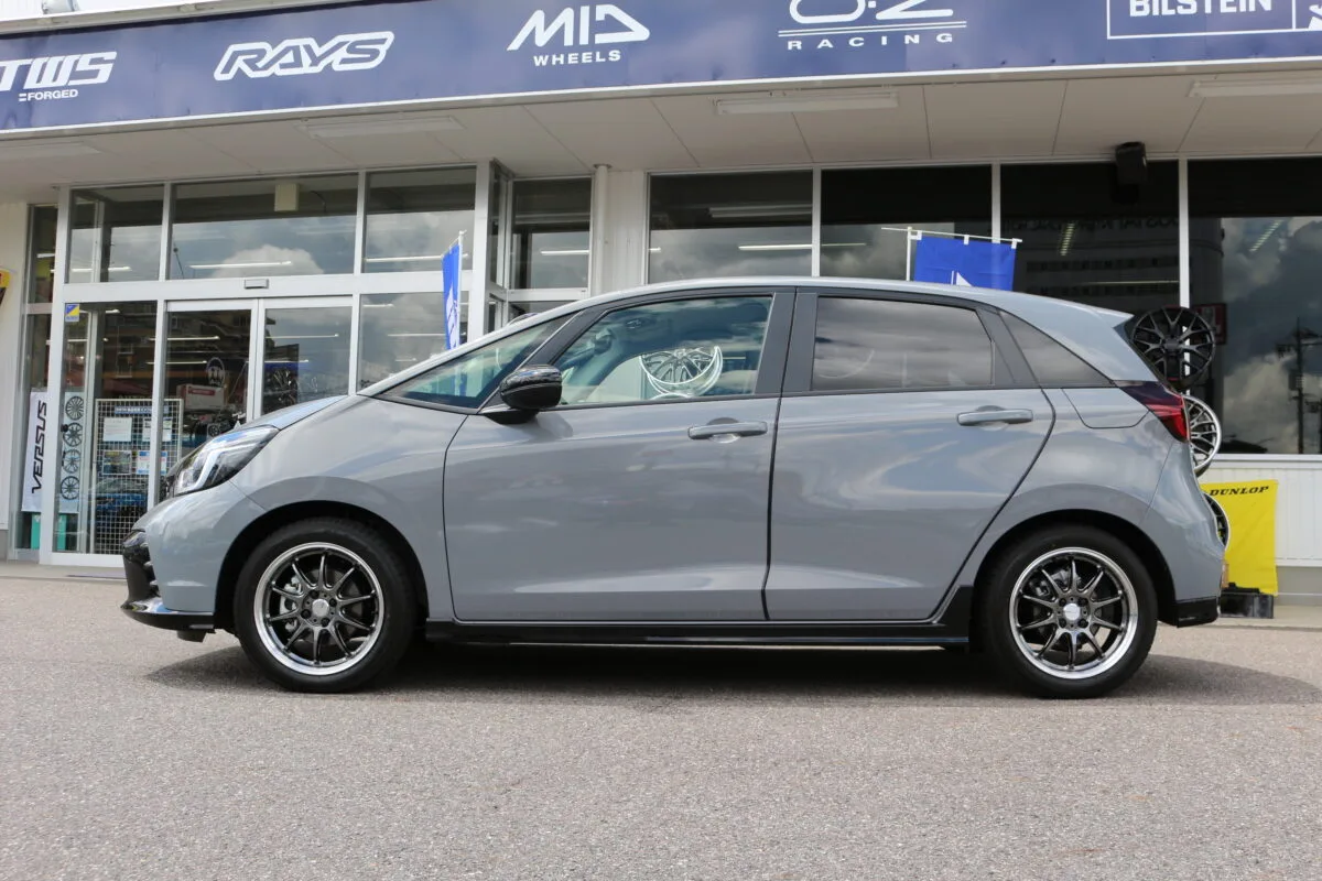 Work Emotion ZR10 on Honda Fit GR, photo 2