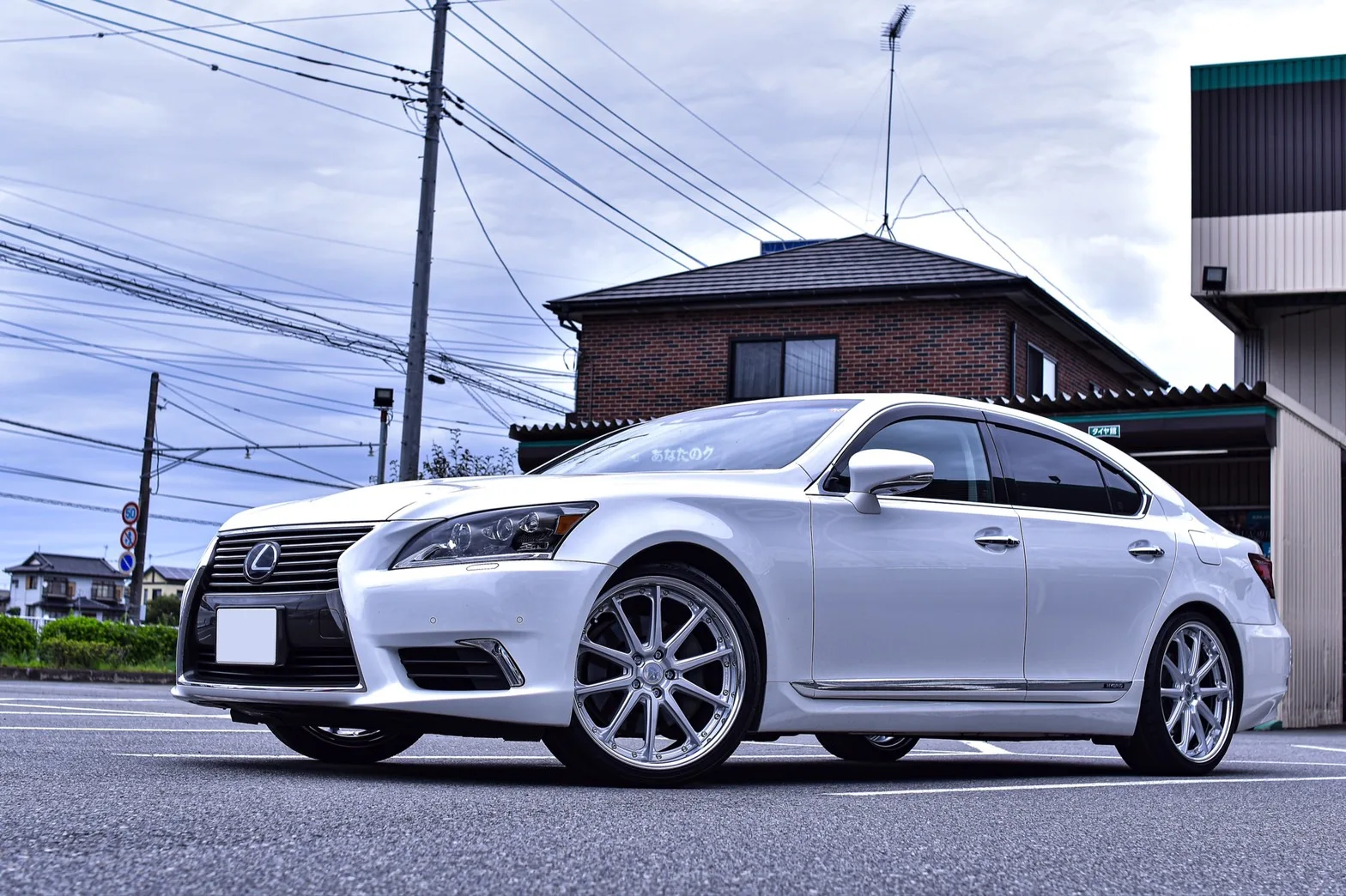 Work Gnosis AE201 on Lexus LS XF40