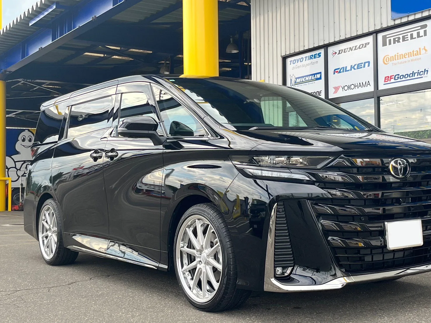 Work Gnosis AE201 on Toyota Alphard AH30.1, photo 3