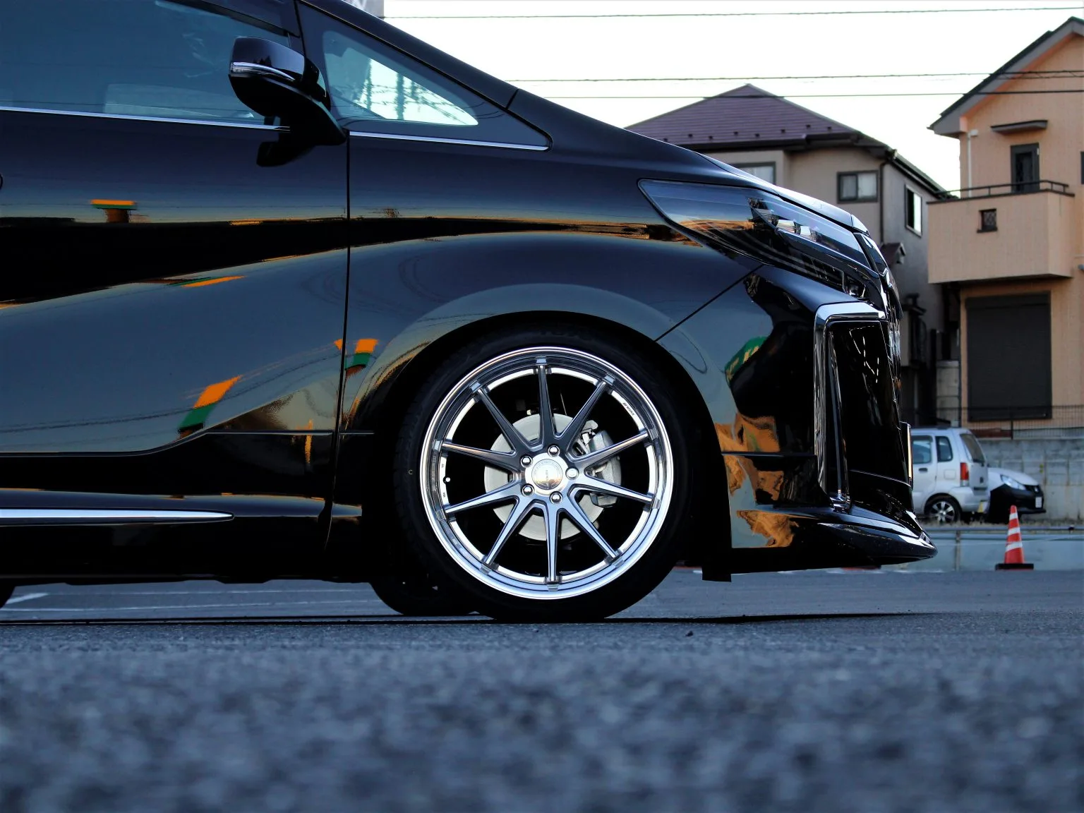 Work Gnosis CV201 on Toyota Alphard AH30.1