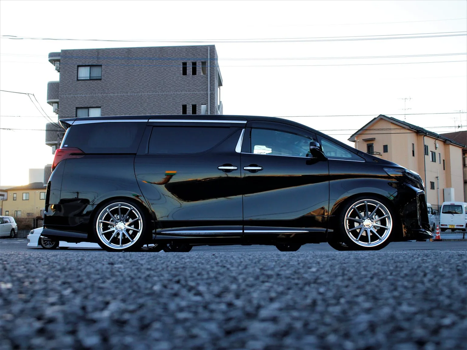 Work Gnosis CV201 on Toyota Alphard AH30.1, photo 4