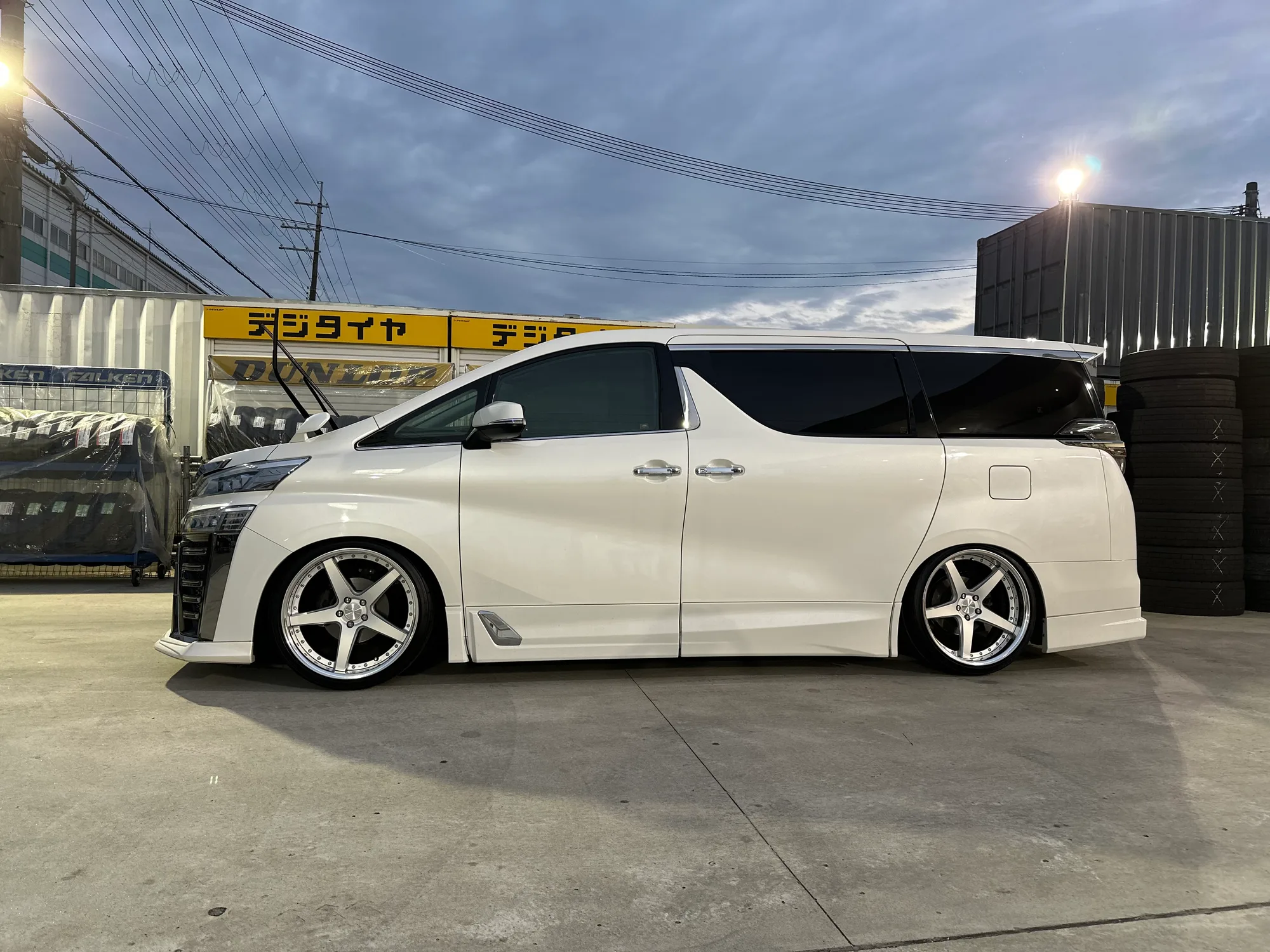 Work Gnosis Cvf on Toyota Vellfire AH30, photo 10