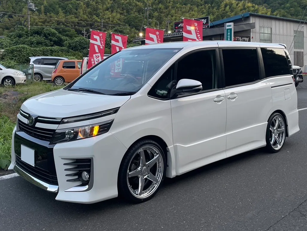 Work Gnosis Cvf on Toyota Esquire R80, photo 2