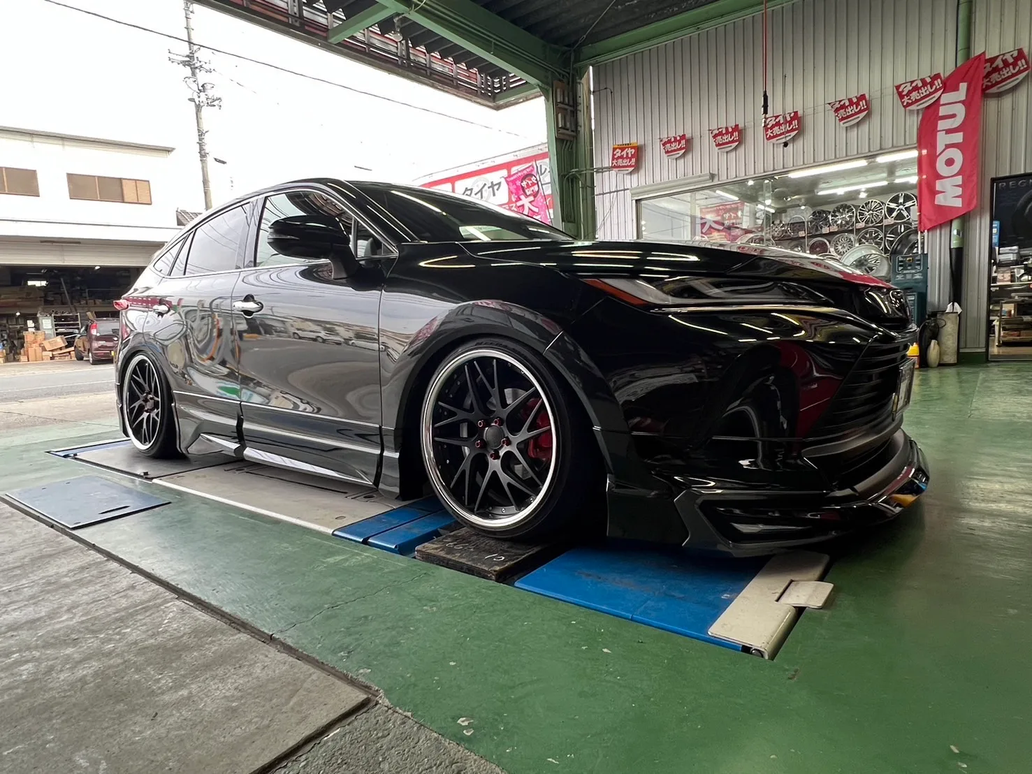 Work Gnosis Cvx on Toyota Harrier XU60, photo 4