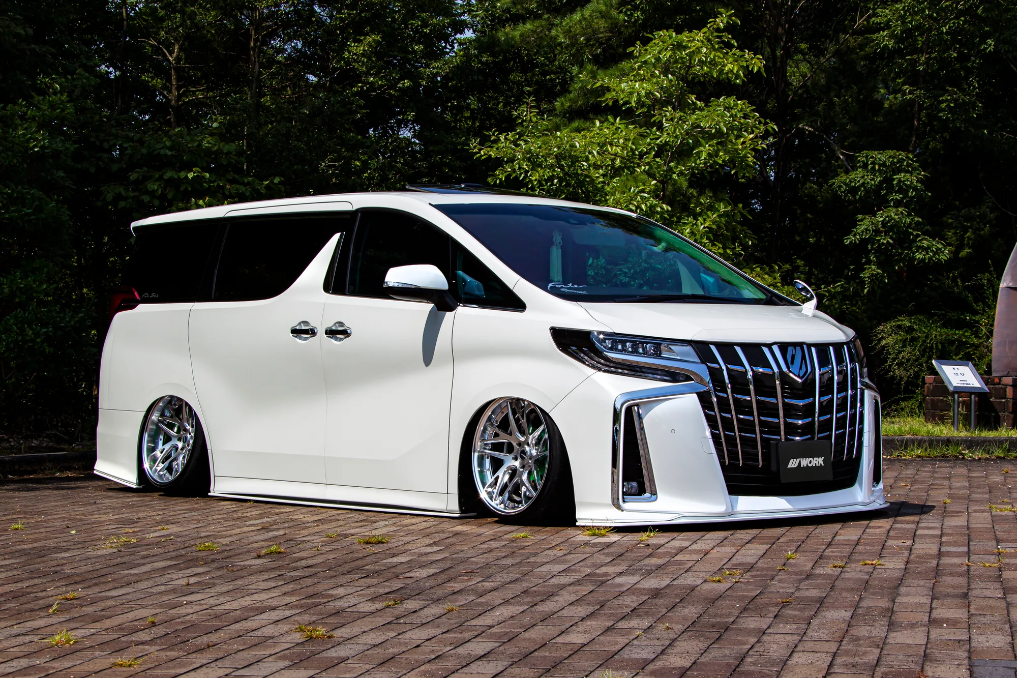 Work Gnosis Cvx on Toyota Vellfire AH30, photo 10