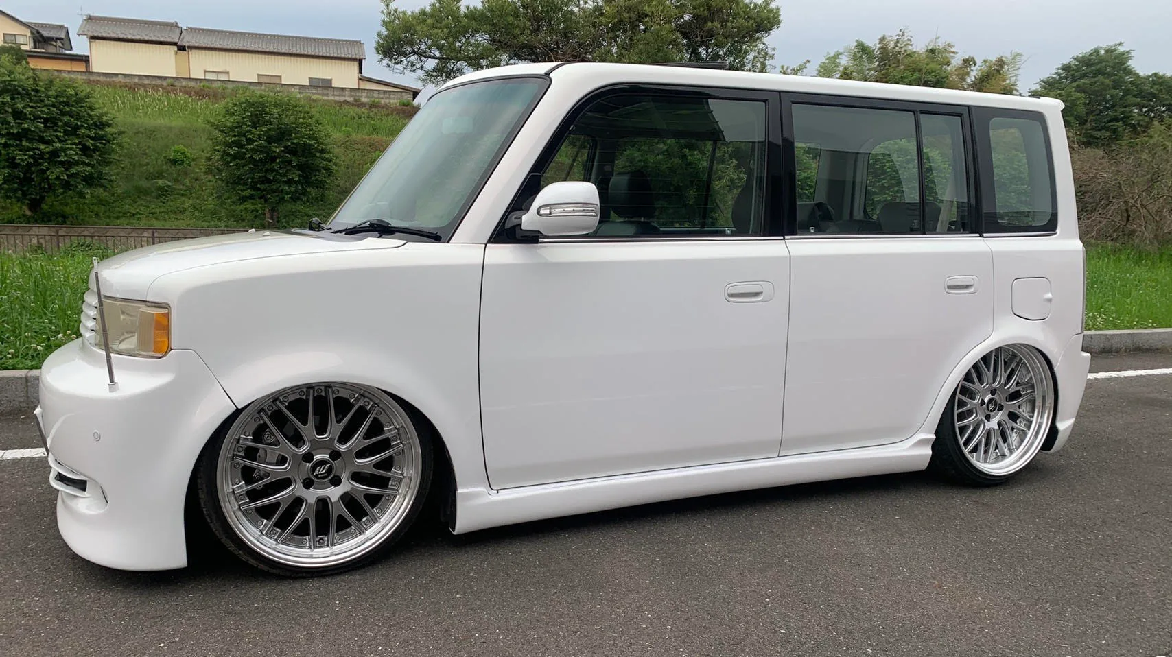 Work Gnosis GR204 on Toyota bB NCP30