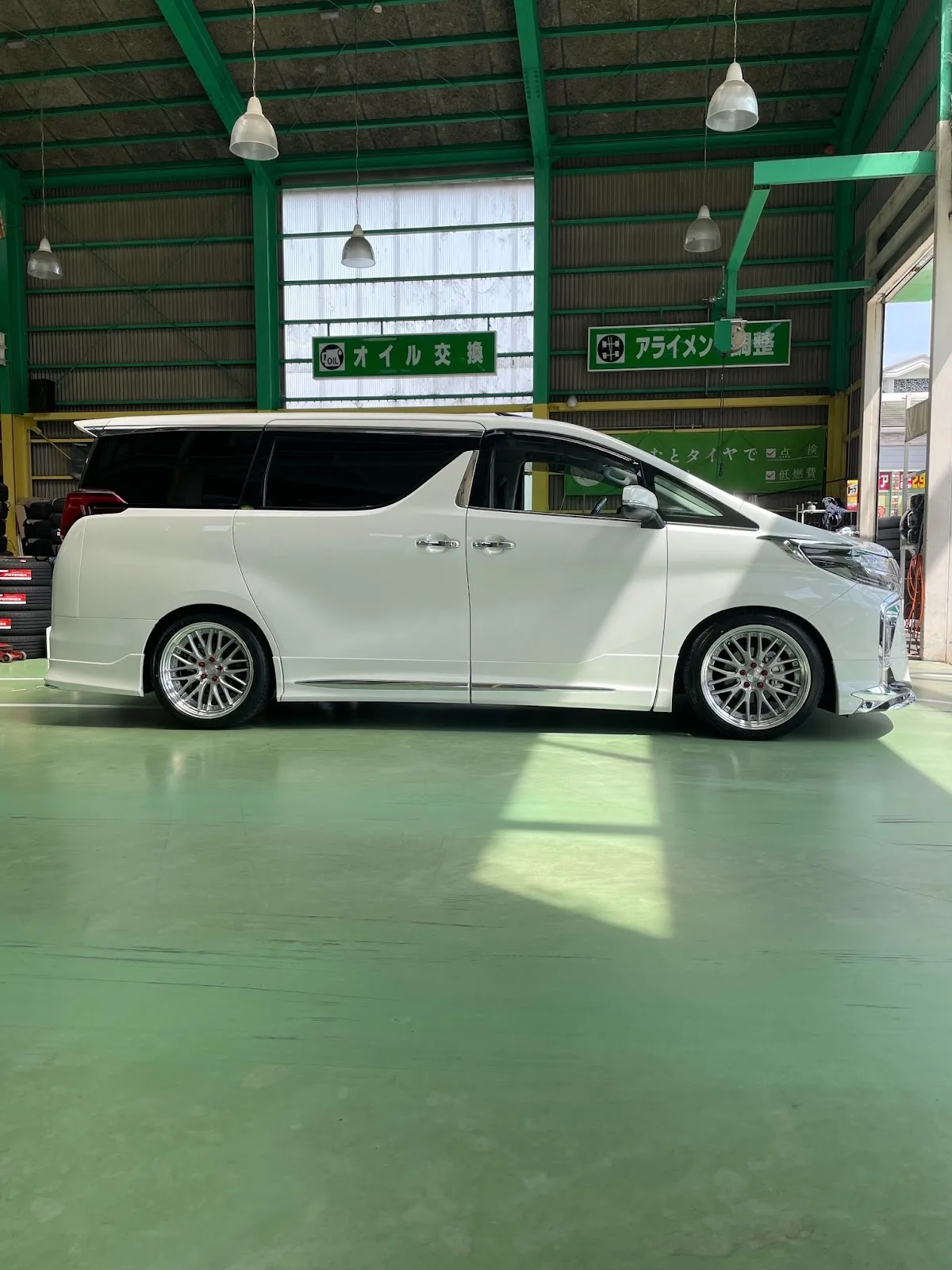 Work Gnosis GR204 on Toyota Vellfire AH30, photo 3