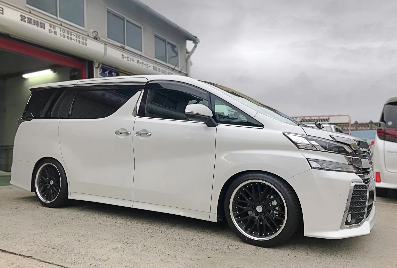 Work Gnosis GR204 on Toyota Vellfire AH30, photo 4