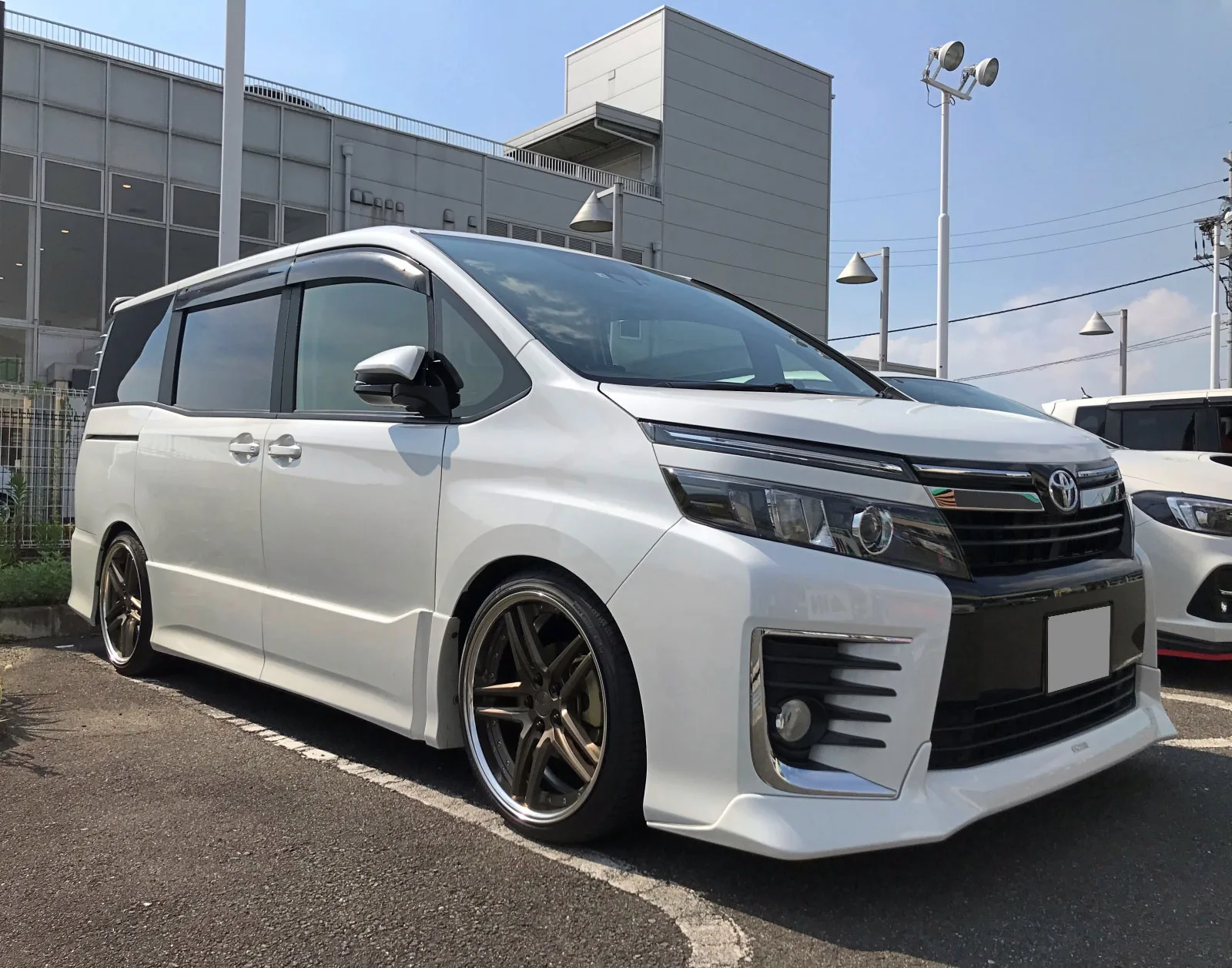 Work Gnosis GR205 on Toyota Esquire R80