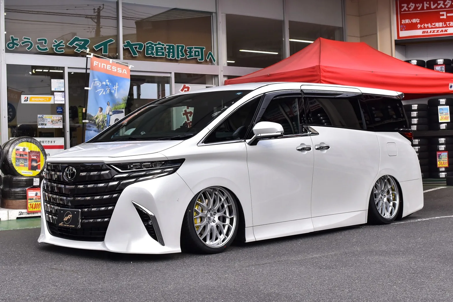 Work Gnosis Rxm on Toyota Vellfire AH40, photo 2