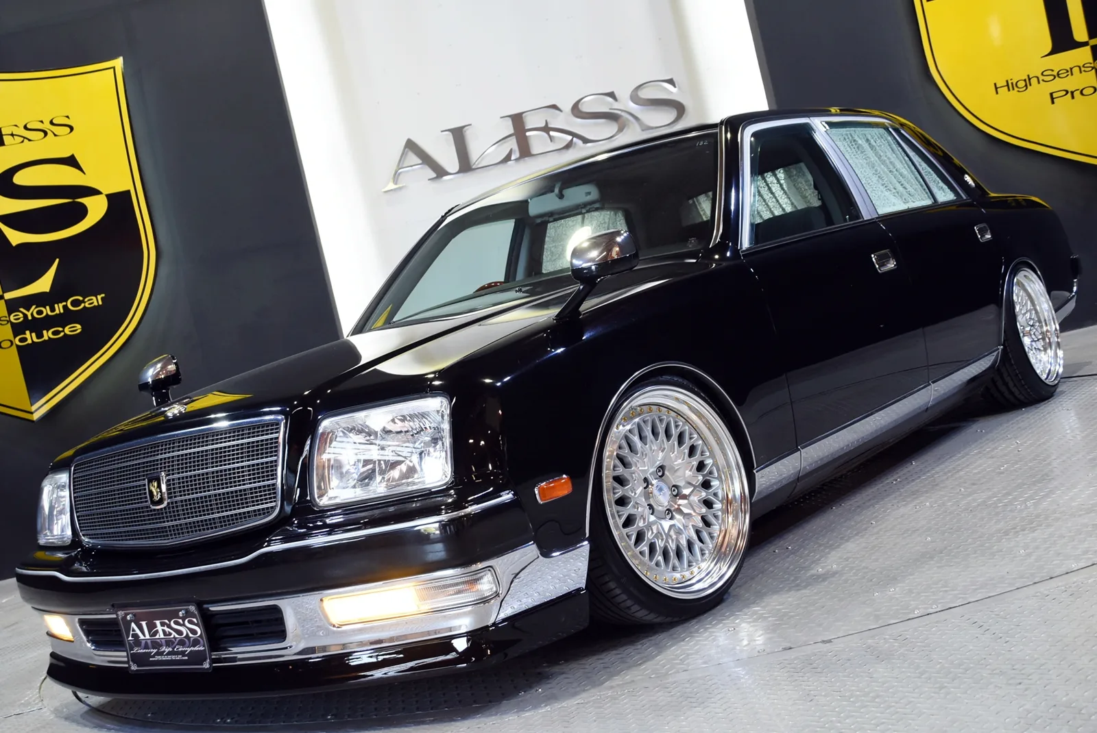 Work GranSeeker CCX on Toyota Century GZG50