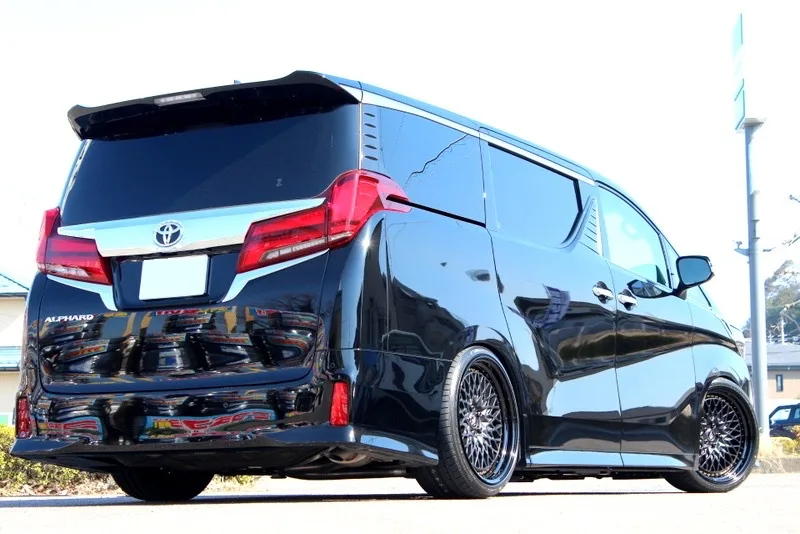 Work GranSeeker CCX on Toyota Vellfire AH30, photo 2