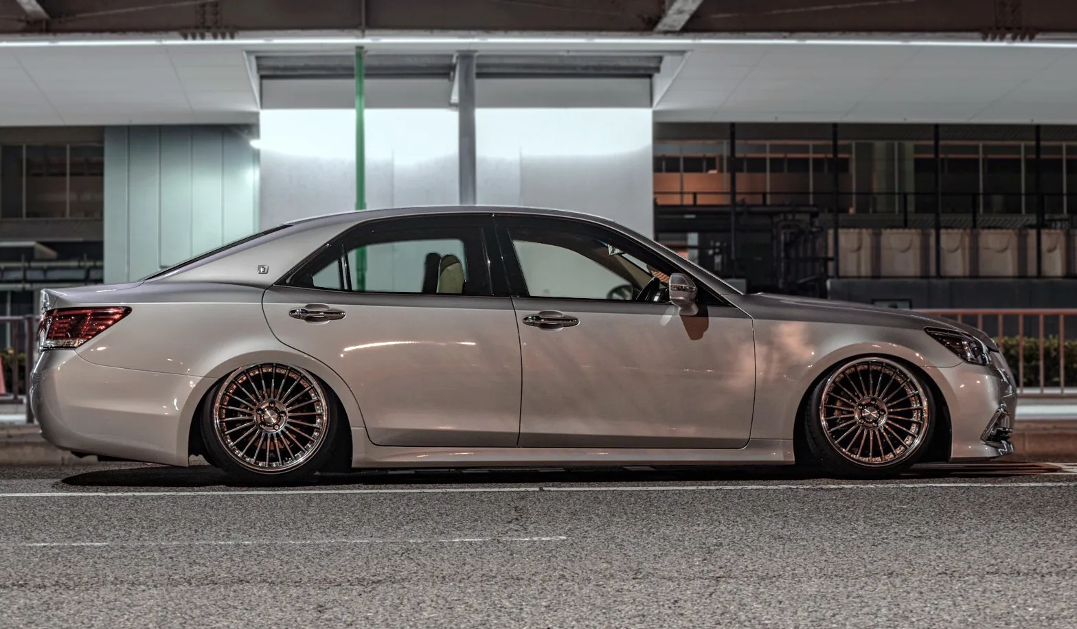 Work Lanvec LF1 on Toyota Crown Majesta S210