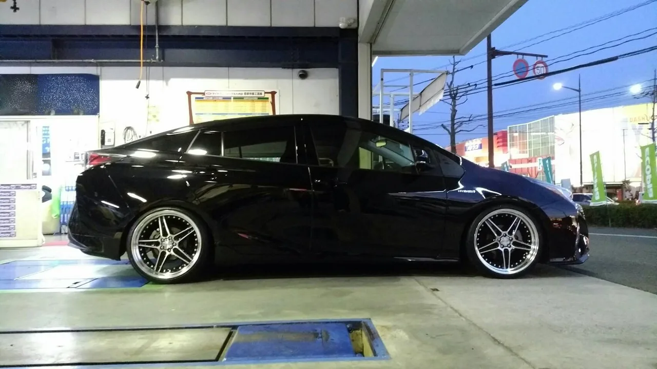 Work Lanvec LS1 on Toyota Prius XW50