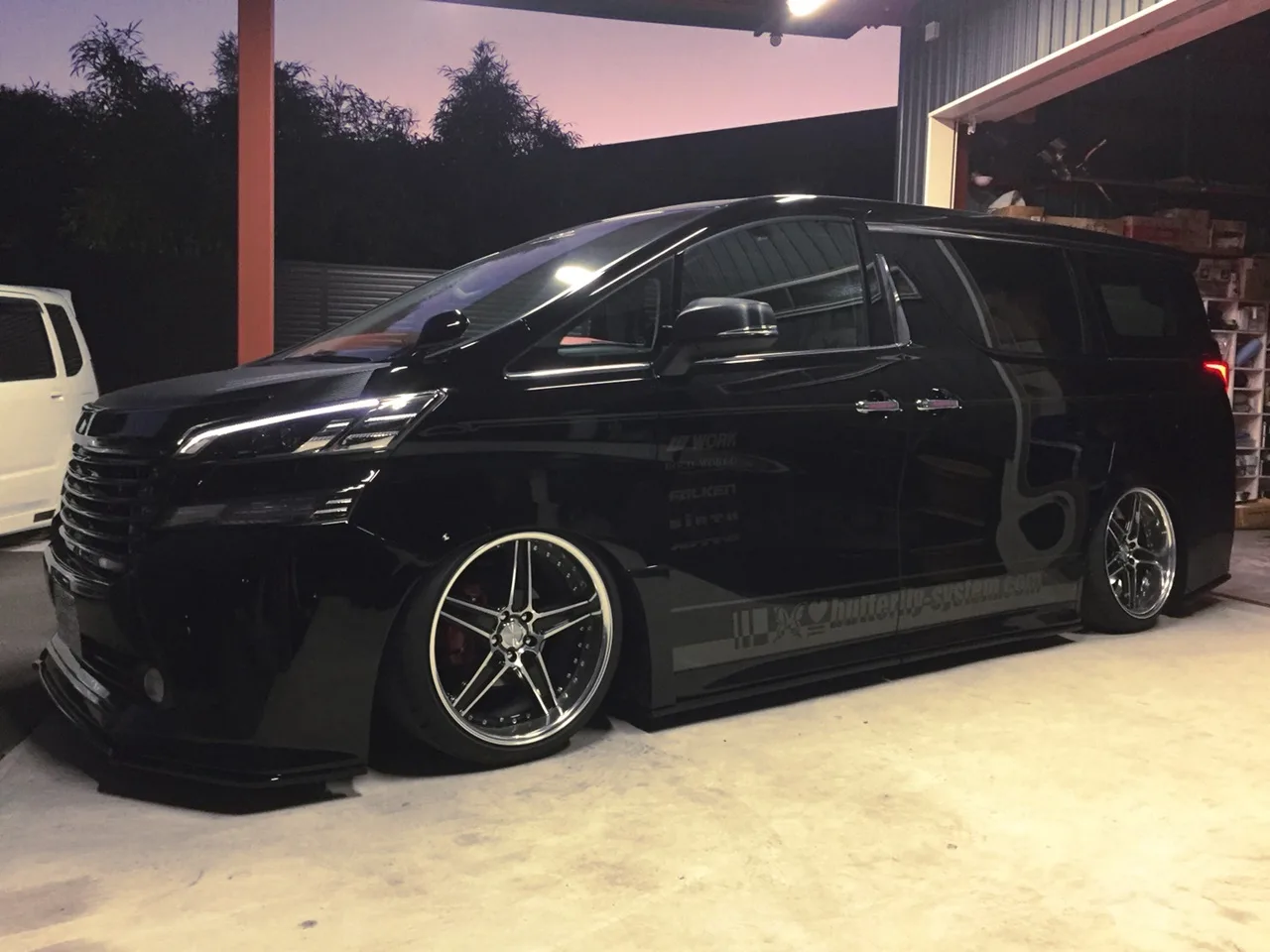Work Lanvec LS1 on Toyota Vellfire AH30