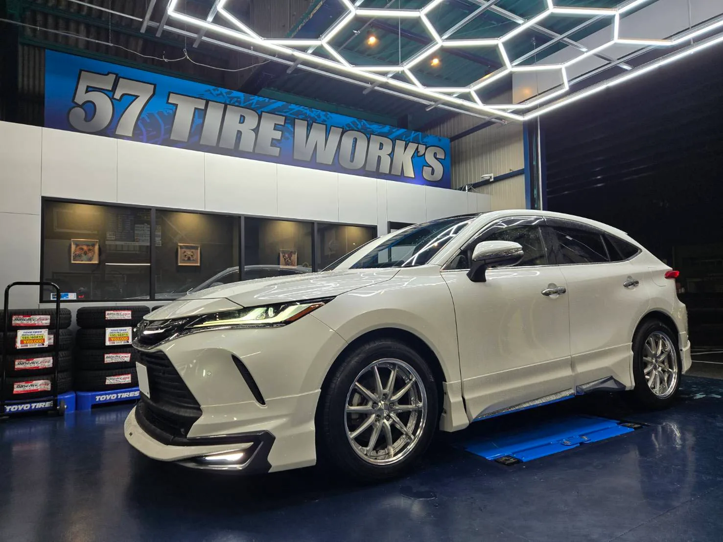 Work Lanvec LS10 on Toyota Harrier XU60