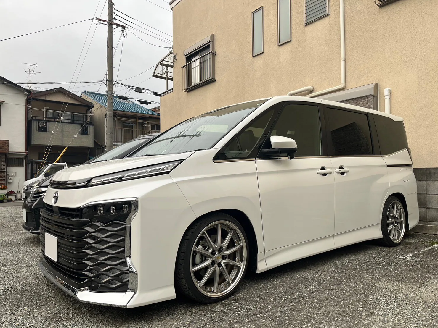 Work Lanvec LS10 on Toyota Esquire R80