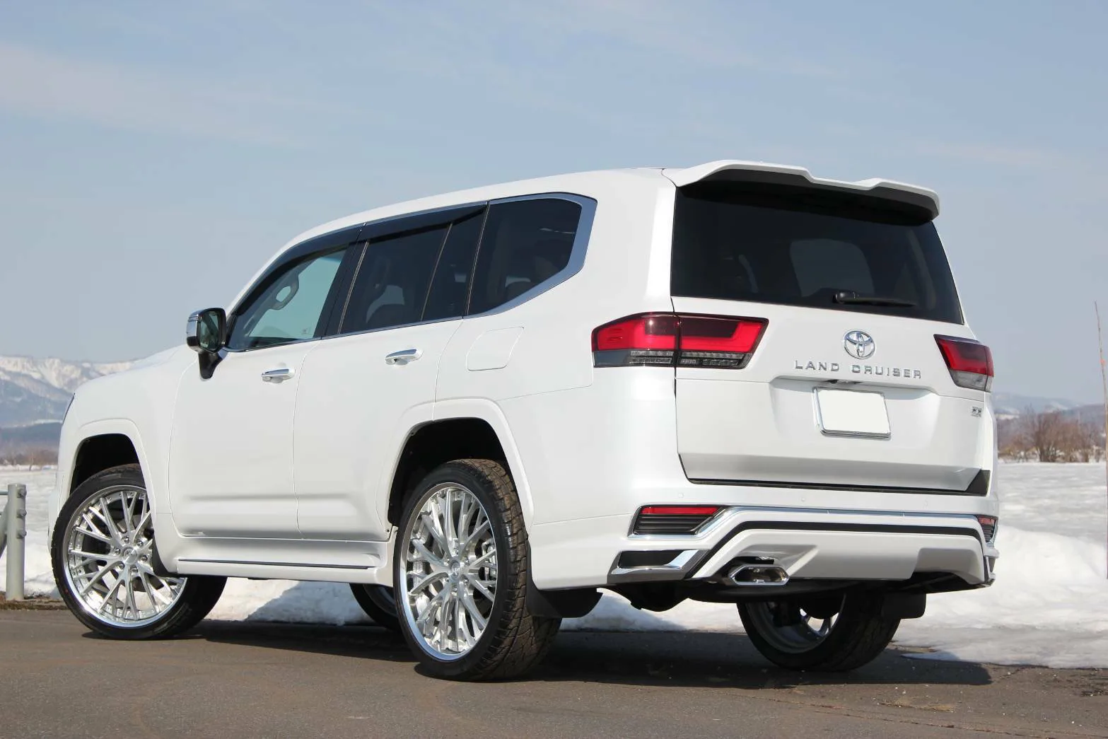 Work LS Vajra Suv on Toyota Land Cruiser J300, photo 2