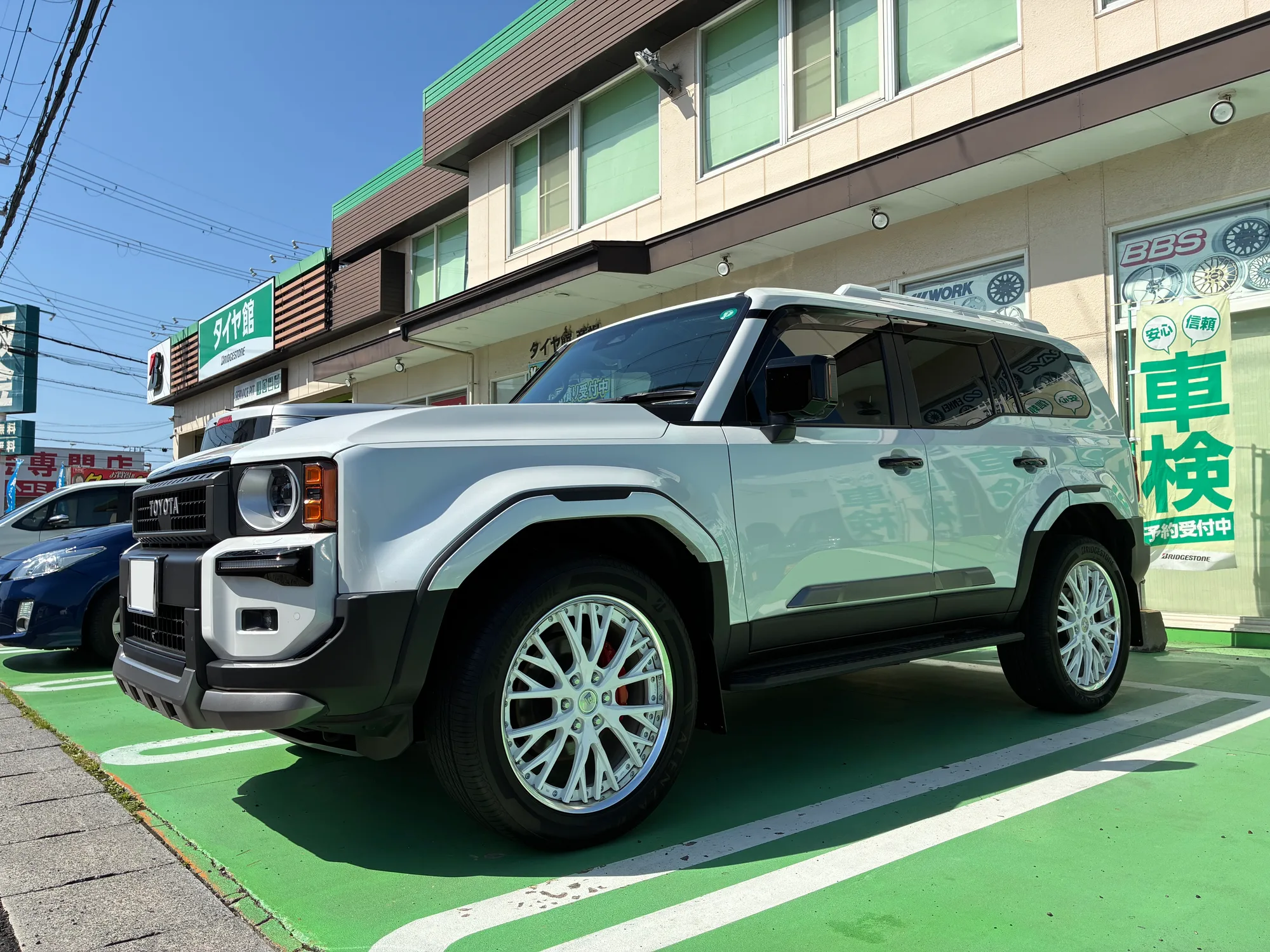 Work LS Vajra Suv on Toyota Land Cruiser J300, photo 9