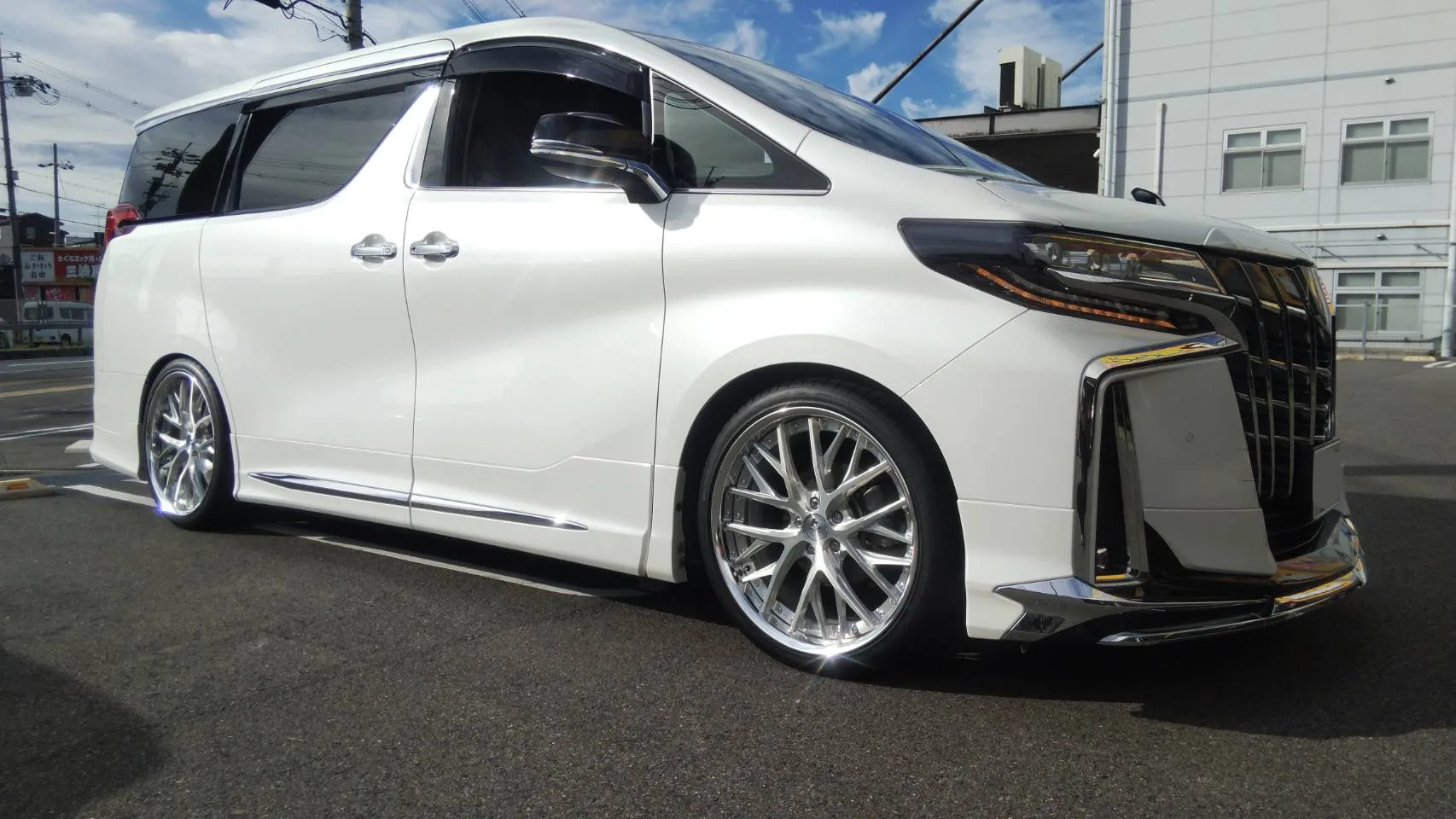 Work LS Vajra on Toyota Vellfire AH30, photo 4