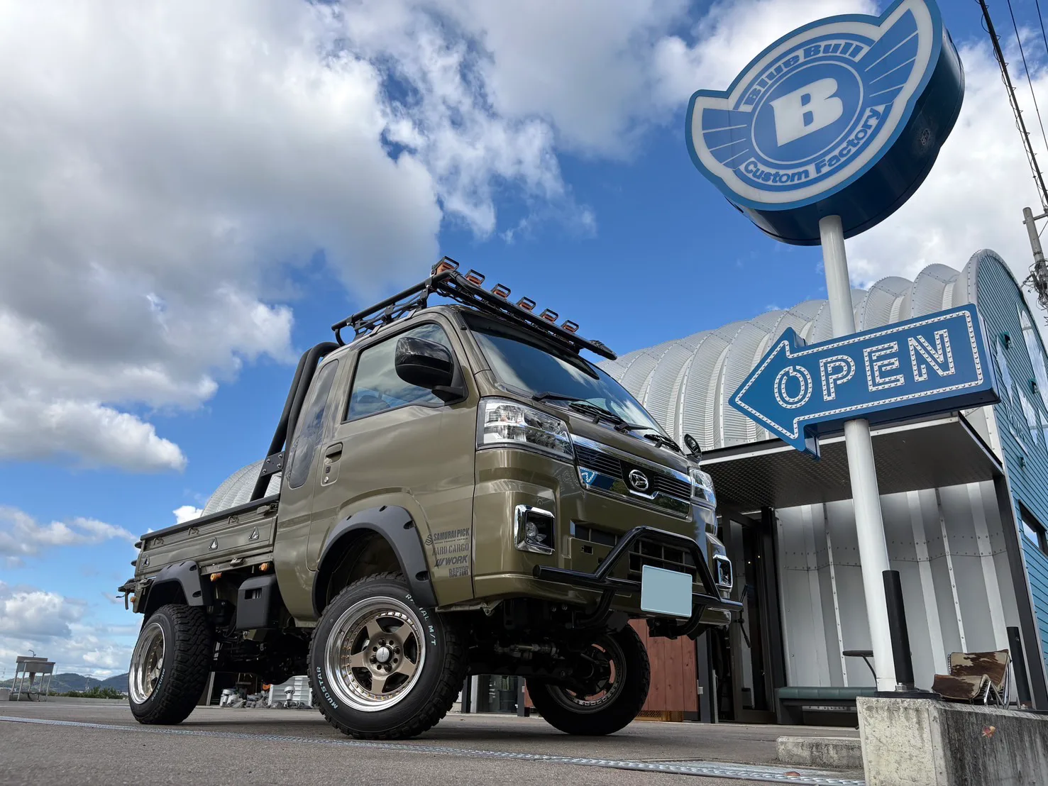 Work Meister CR01 on Daihatsu Hijet S500 (2014-present)