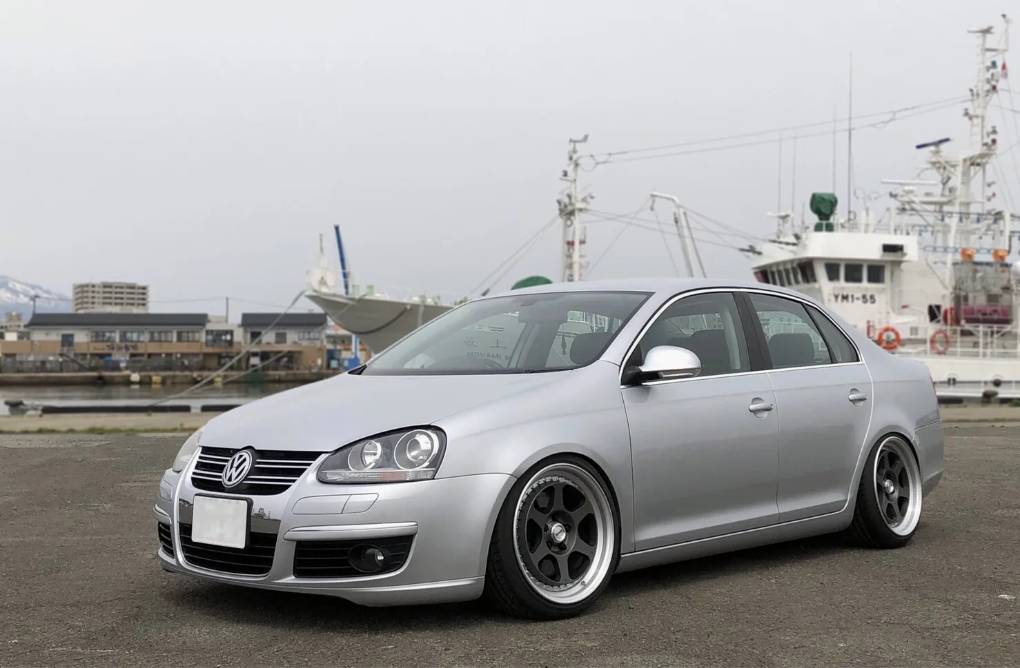 Work Meister L1 3P on Volkswagen Jetta Mk5 (Typ 1K)