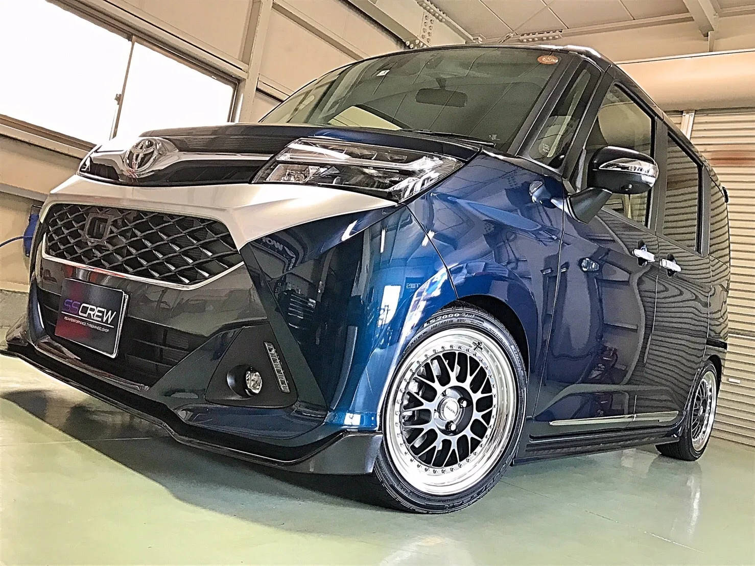 Work Meister M1 3P on Toyota Roomy M900