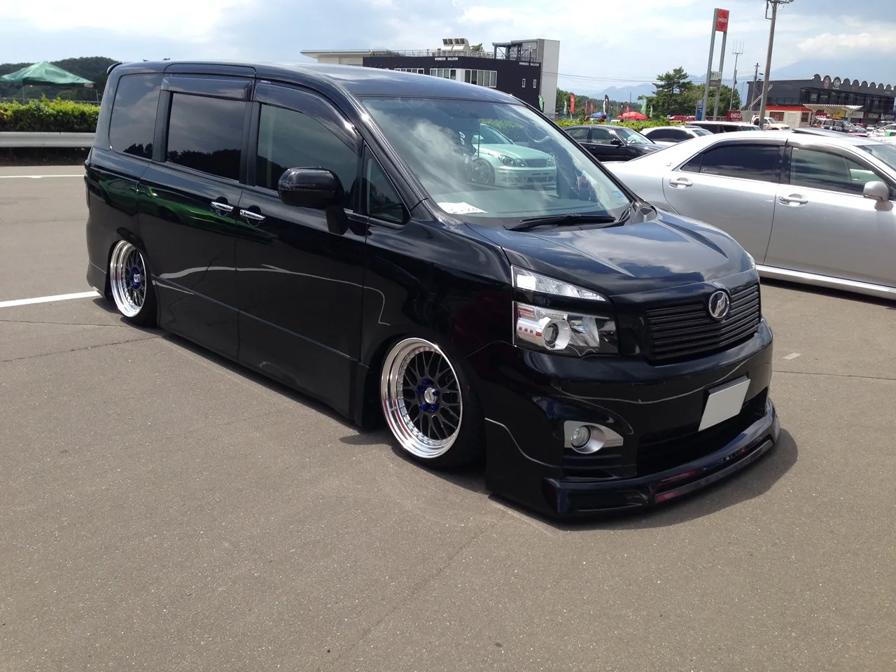 Work Meister M1 3P on Toyota Esquire R80