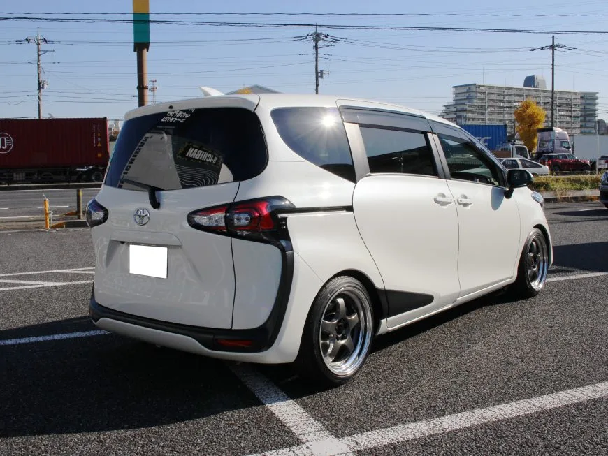 Work Meister S1R on Toyota Sienta XP170