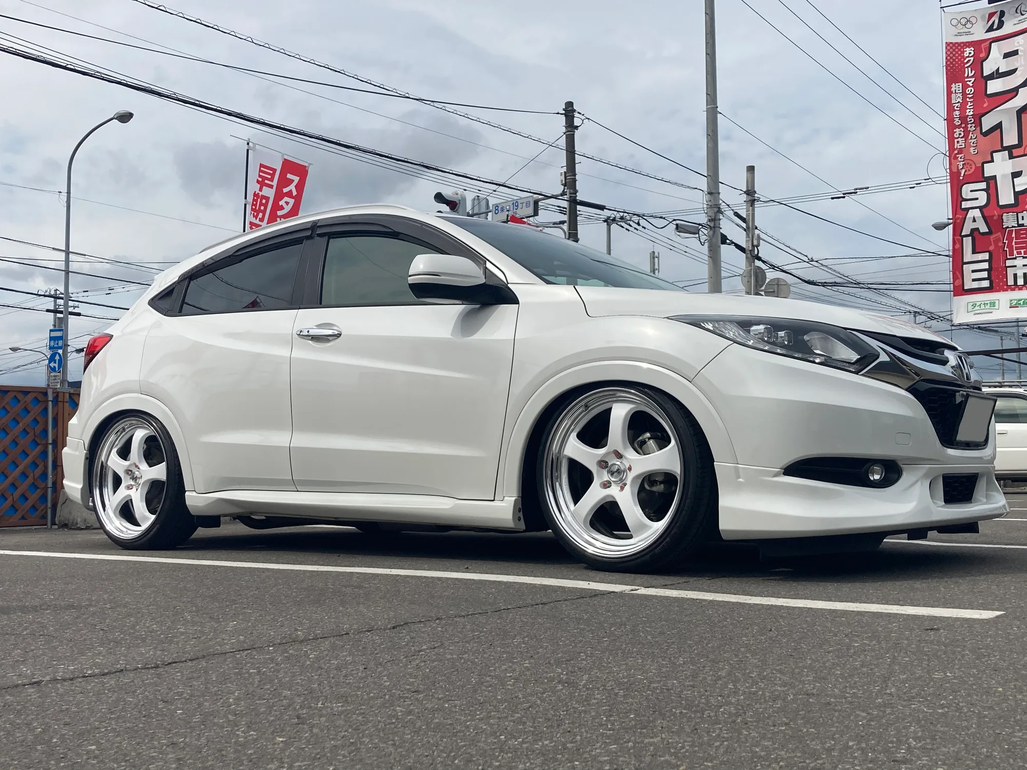 Work Meister S1R on Honda Vezel 1st gen (RU)