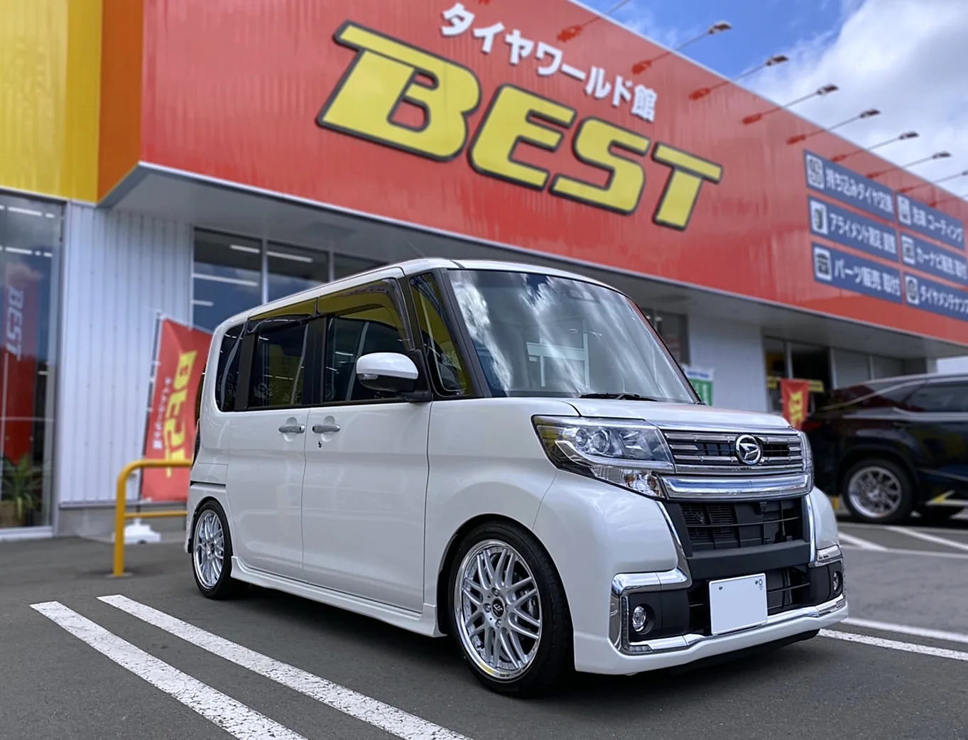 Work Rizaltado Mesh on Daihatsu Tanto LA650 (2019-present)