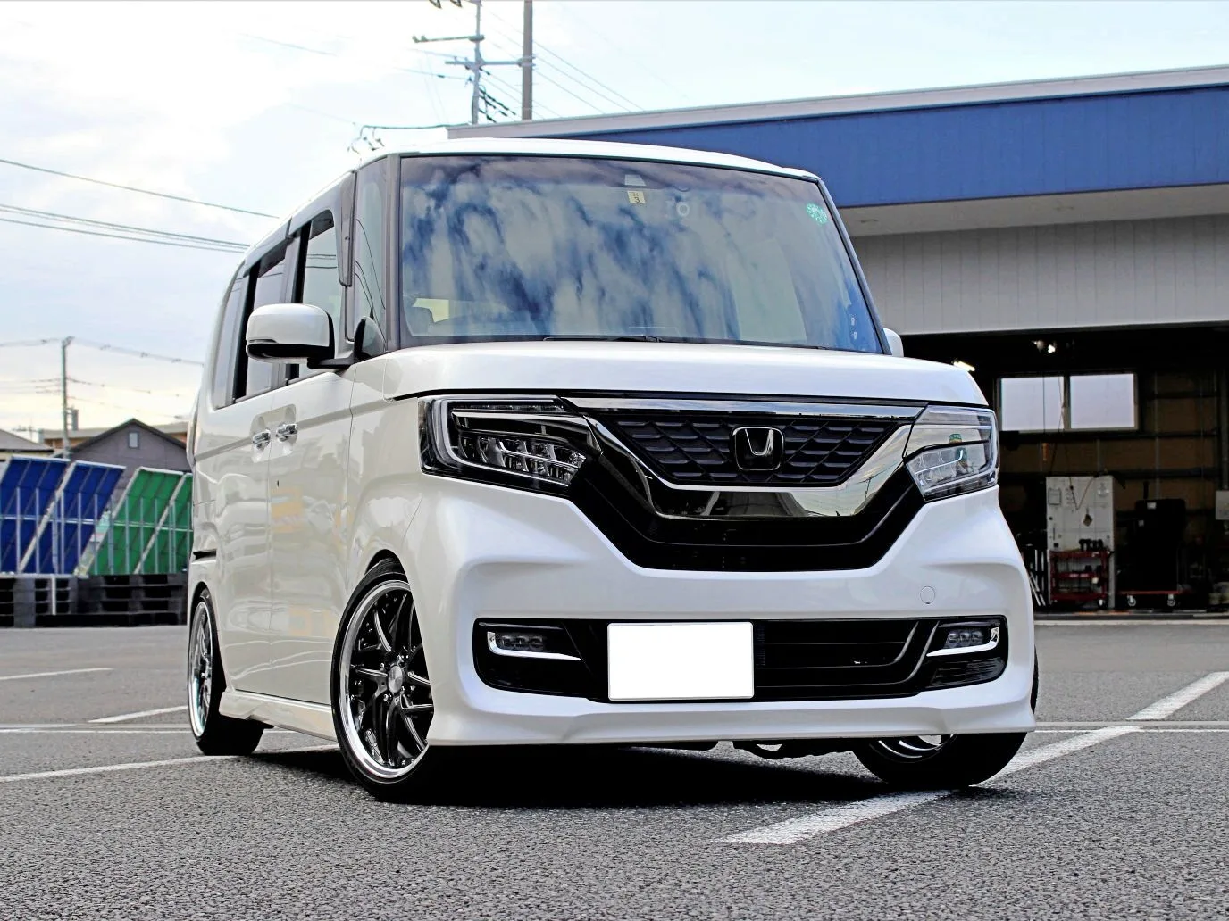 Work Rizaltado MESH2 on Honda N-Box 2nd gen (JF3/JF4)