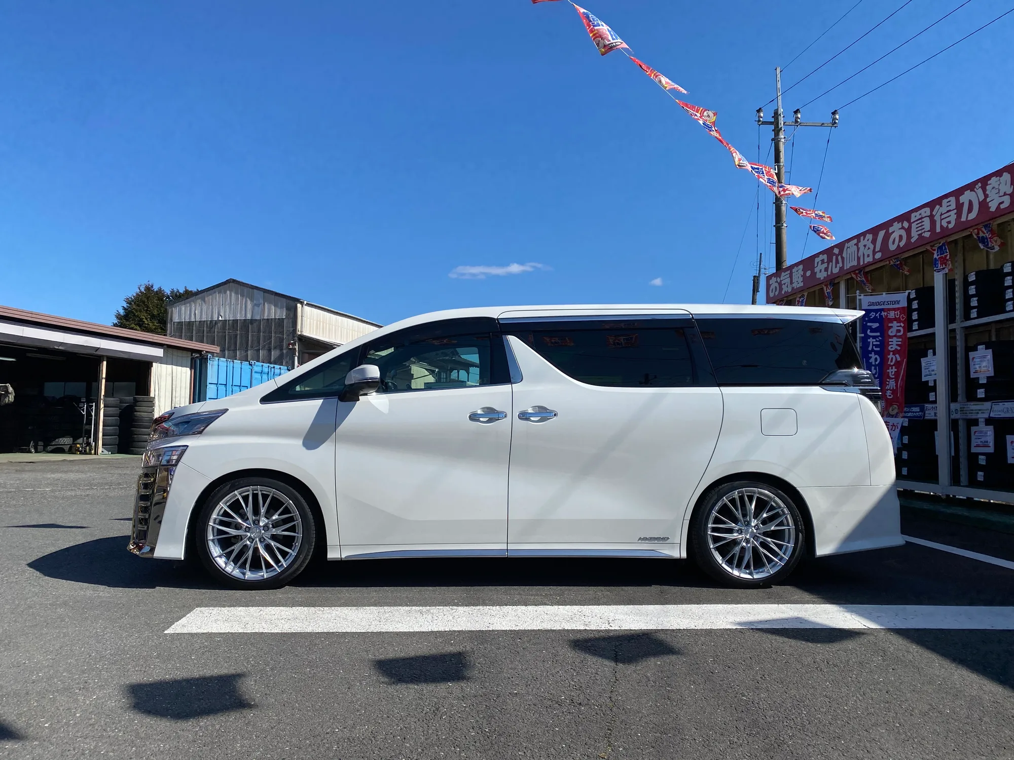 Work Schwert Brunnen LX on Toyota Vellfire AH30, photo 2