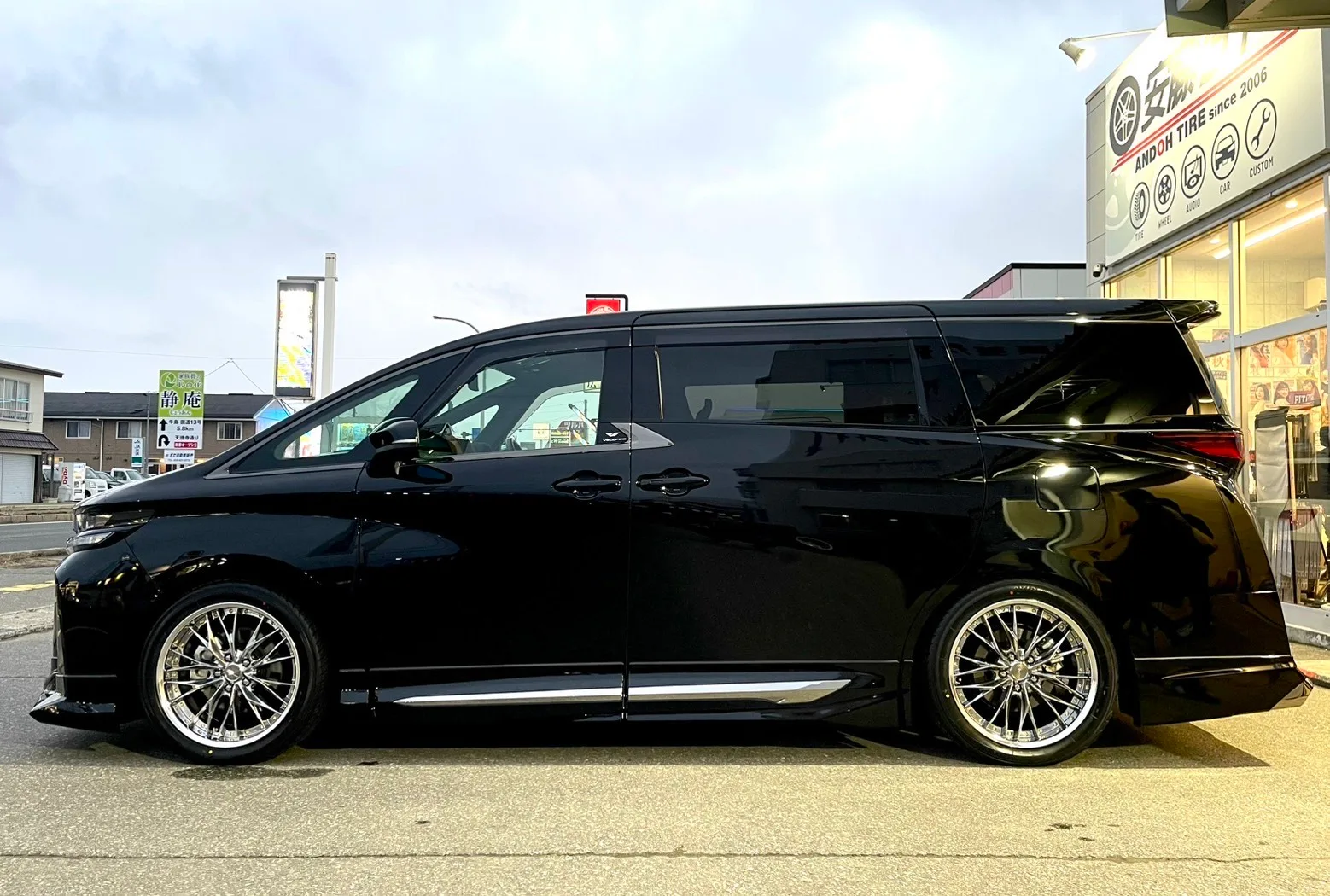 Work Schwert Brunnen on Toyota Vellfire AH40, photo 7