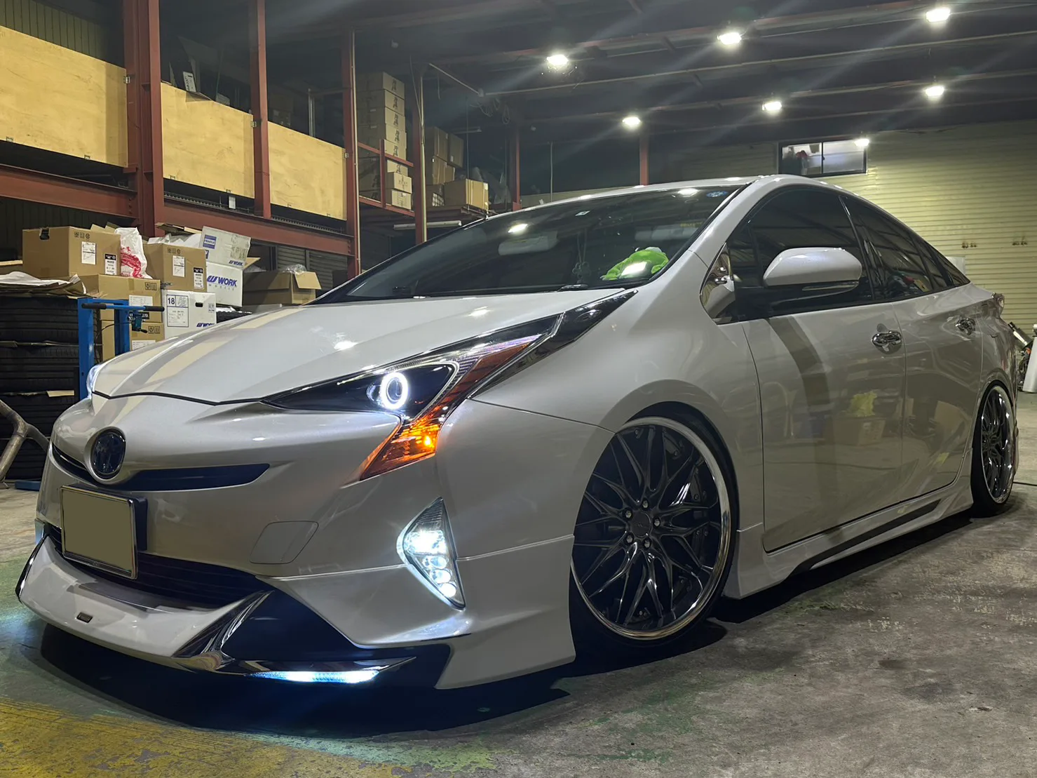 Work Schwert Quell on Toyota Prius XW50