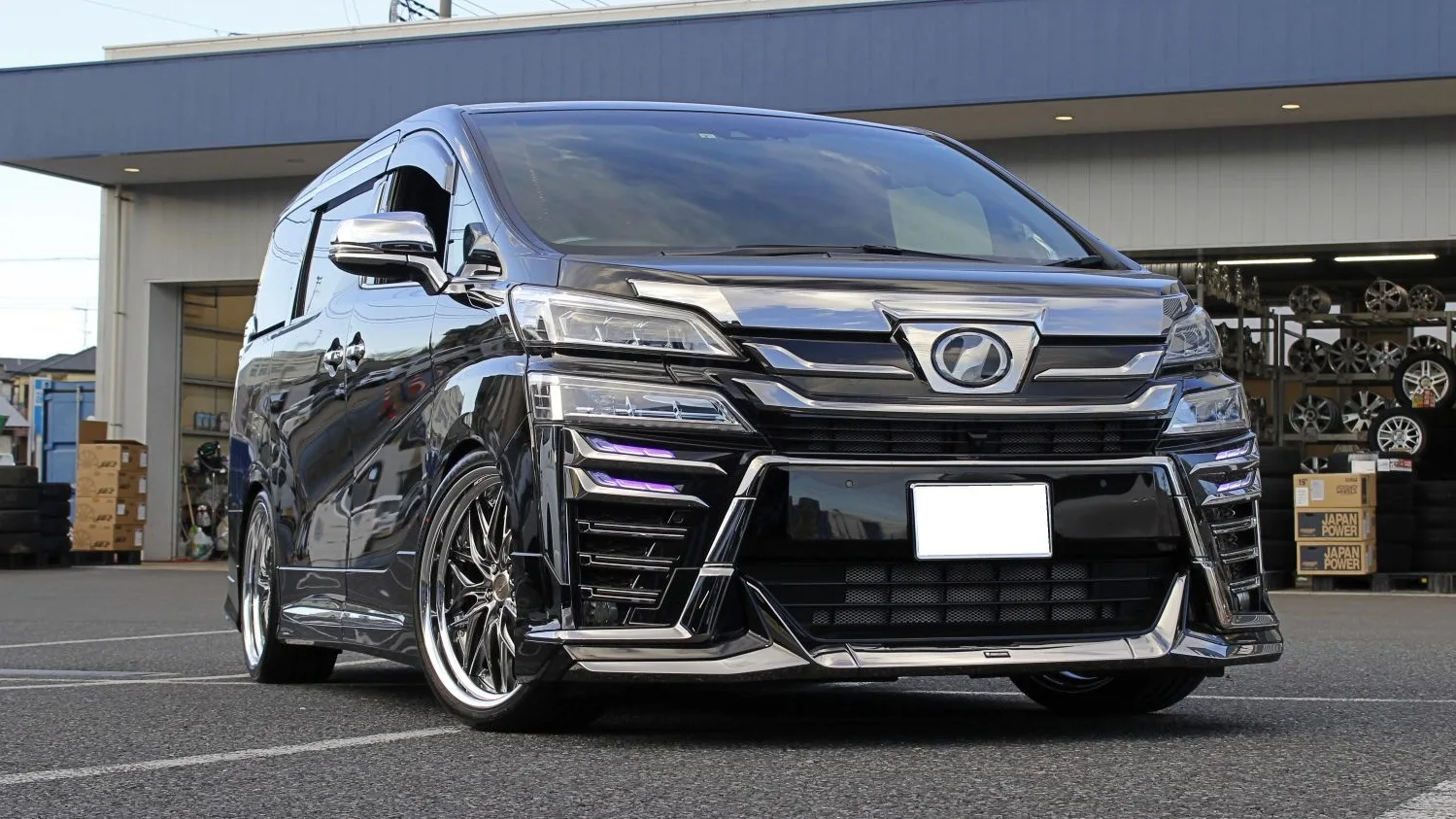 Work Schwert Quell on Toyota Vellfire AH30, photo 3