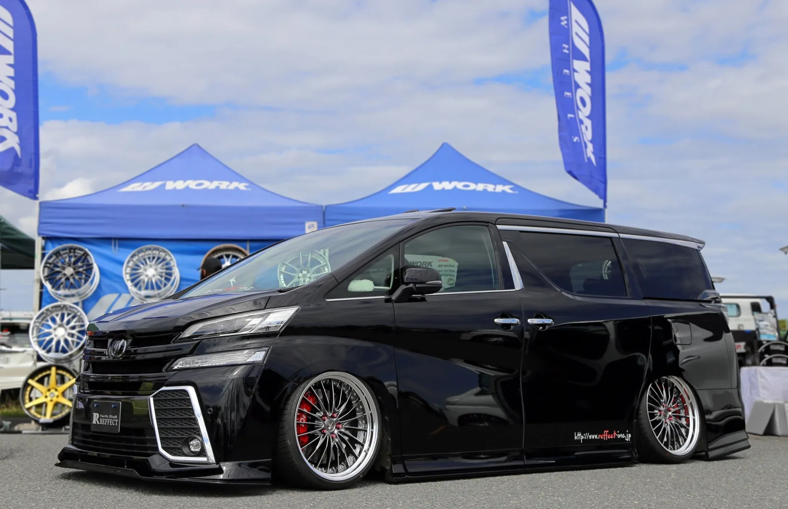 Work Schwert Regnitz on Toyota Vellfire AH30