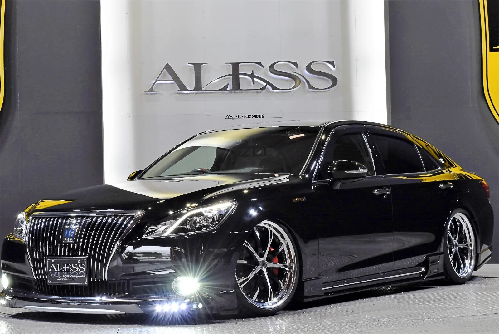 Work Schwert SC4 on Toyota Crown Majesta S210