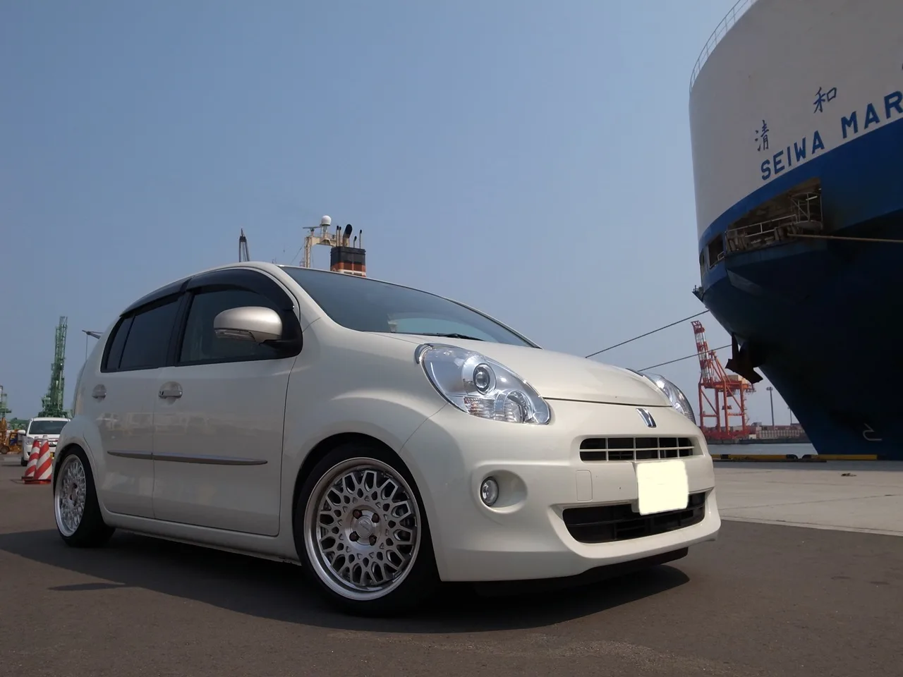 Work Seeker CX on Toyota Passo AC30
