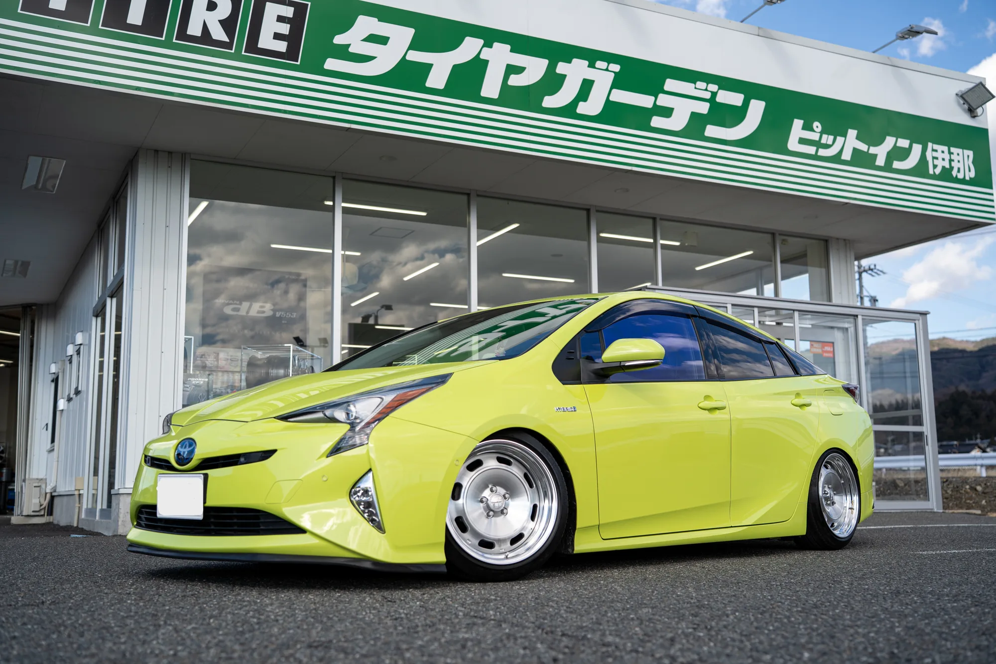 Work Seeker DT on Toyota Prius XW50, photo 4