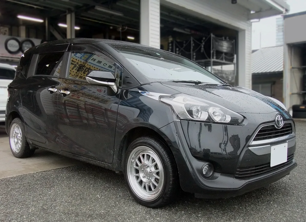 Work Seeker FX on Toyota Sienta XP170