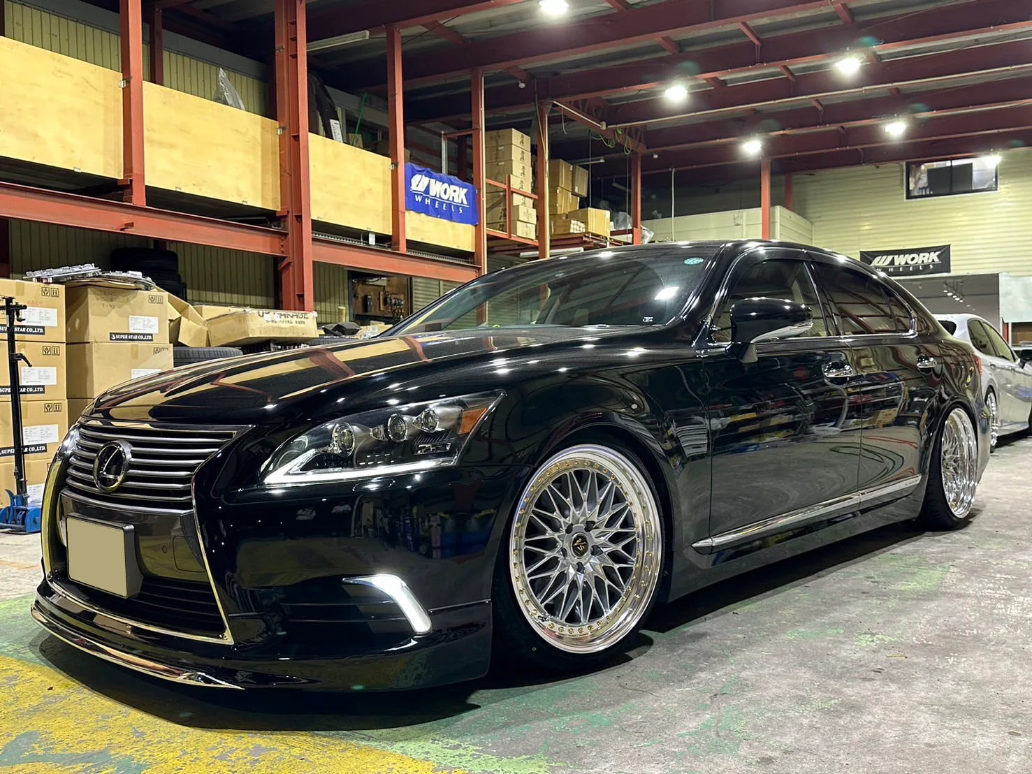 Work VS XV on Lexus LS XF40, photo 3