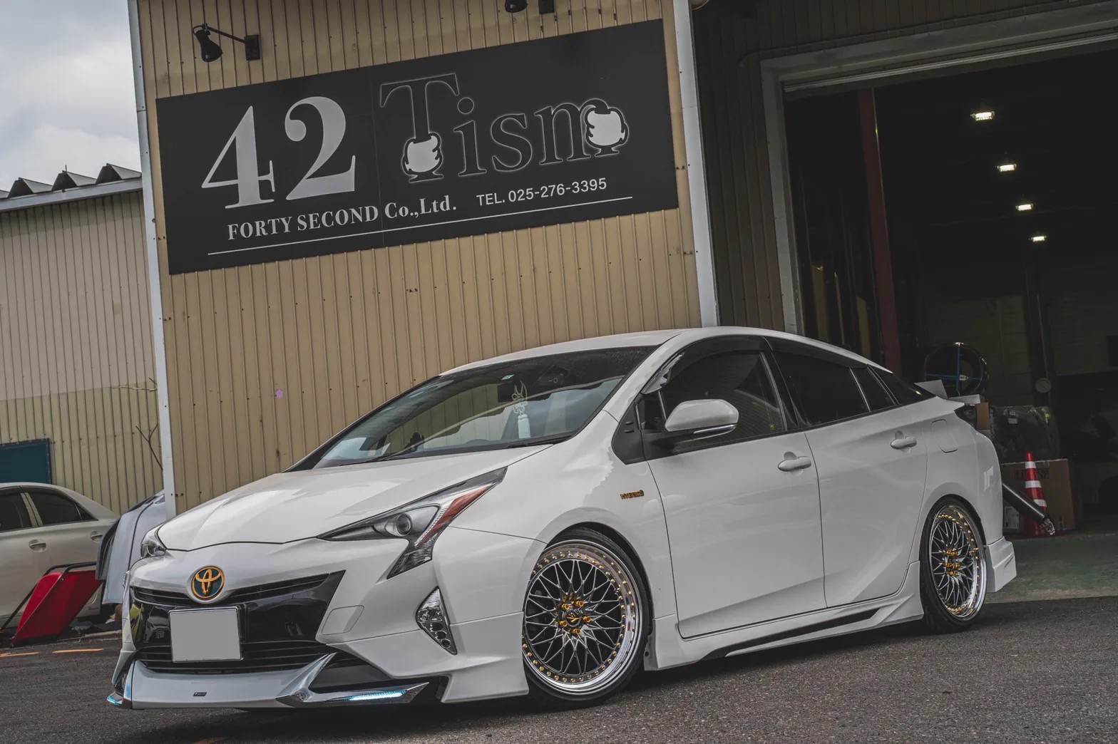 Work VS XV on Toyota Prius XW50, photo 4