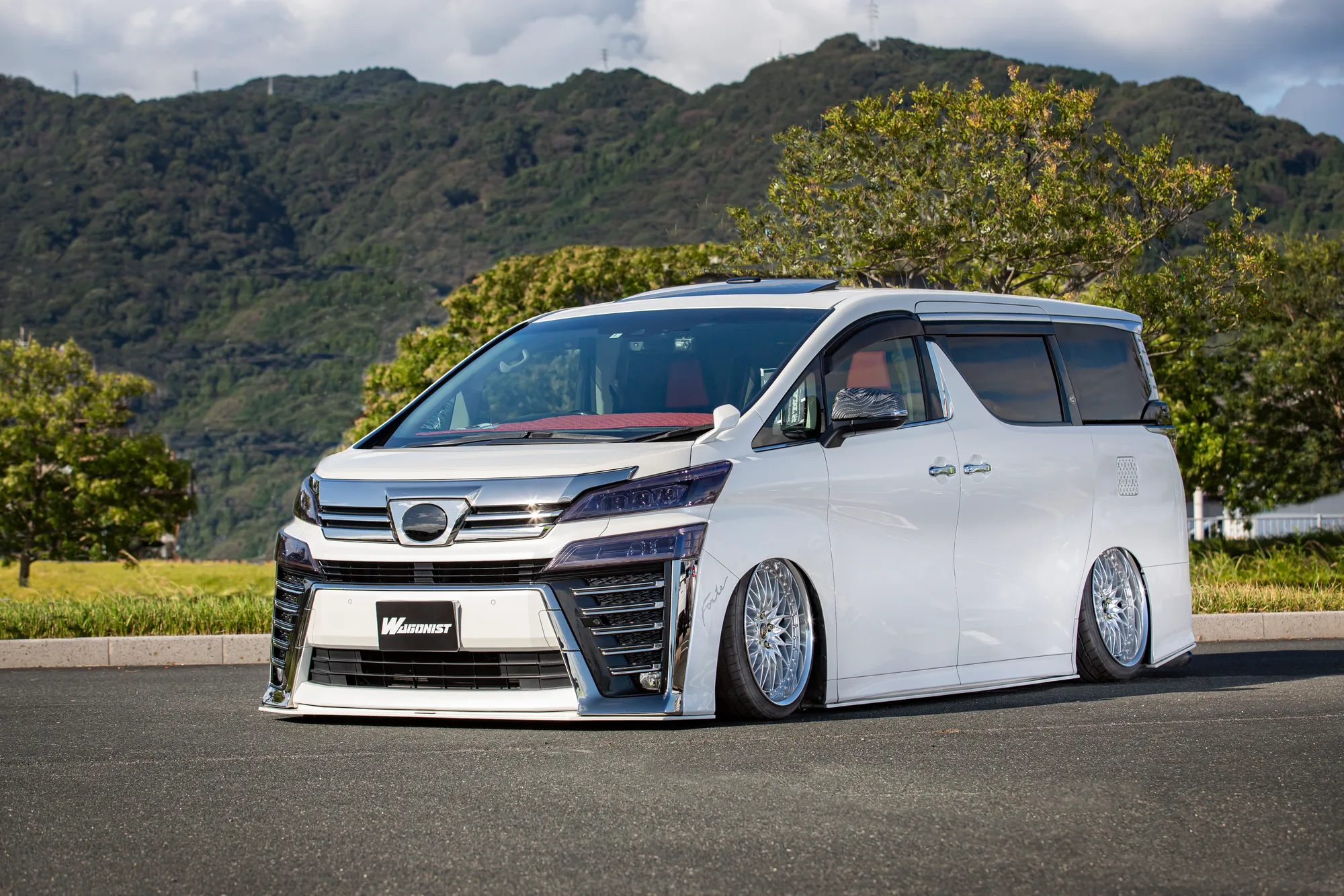 Work VS XV on Toyota Vellfire AH30, photo 12