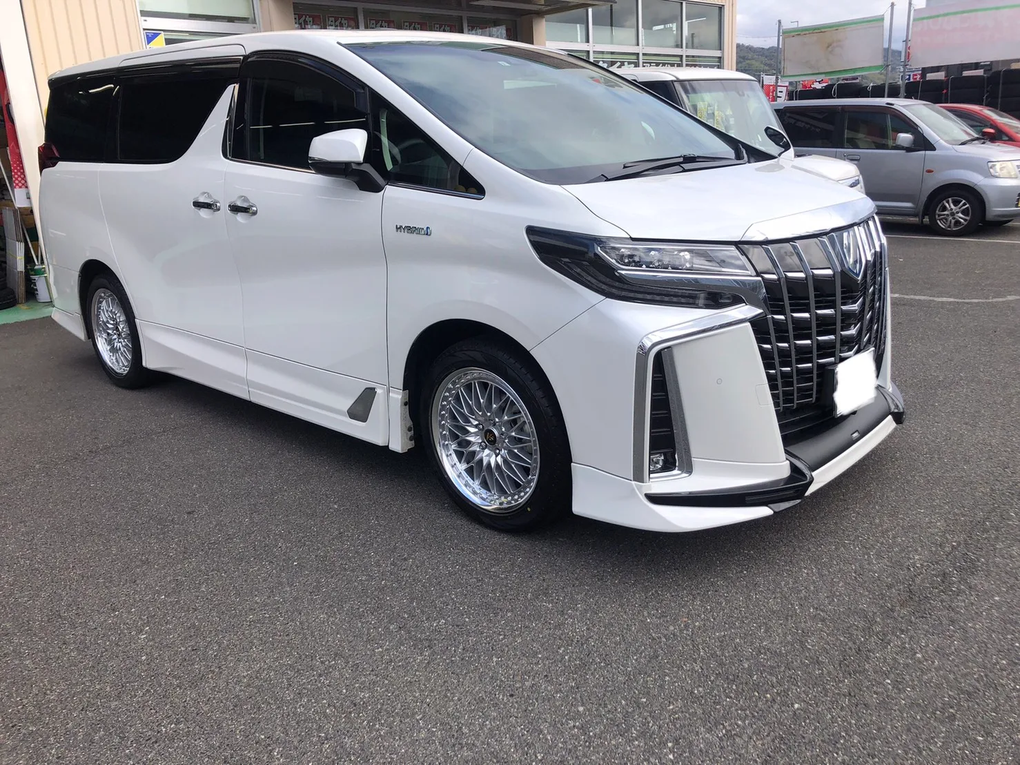 Work VS XV on Toyota Vellfire AH30, photo 2