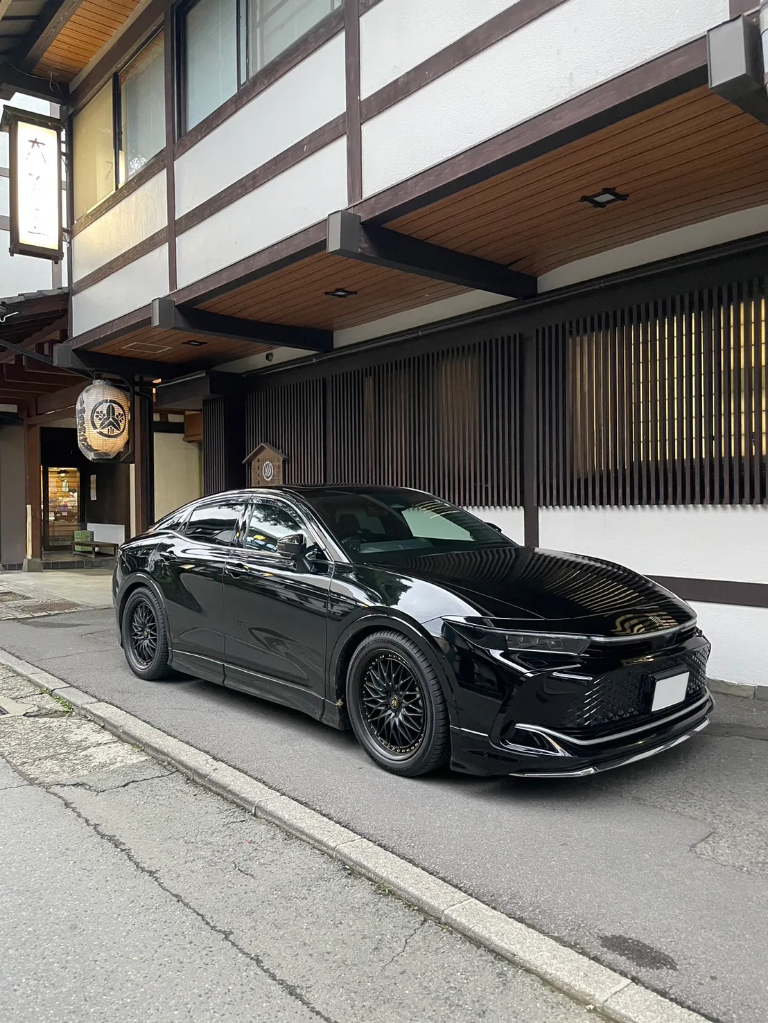 Work VS XV on Toyota Crown, photo 2